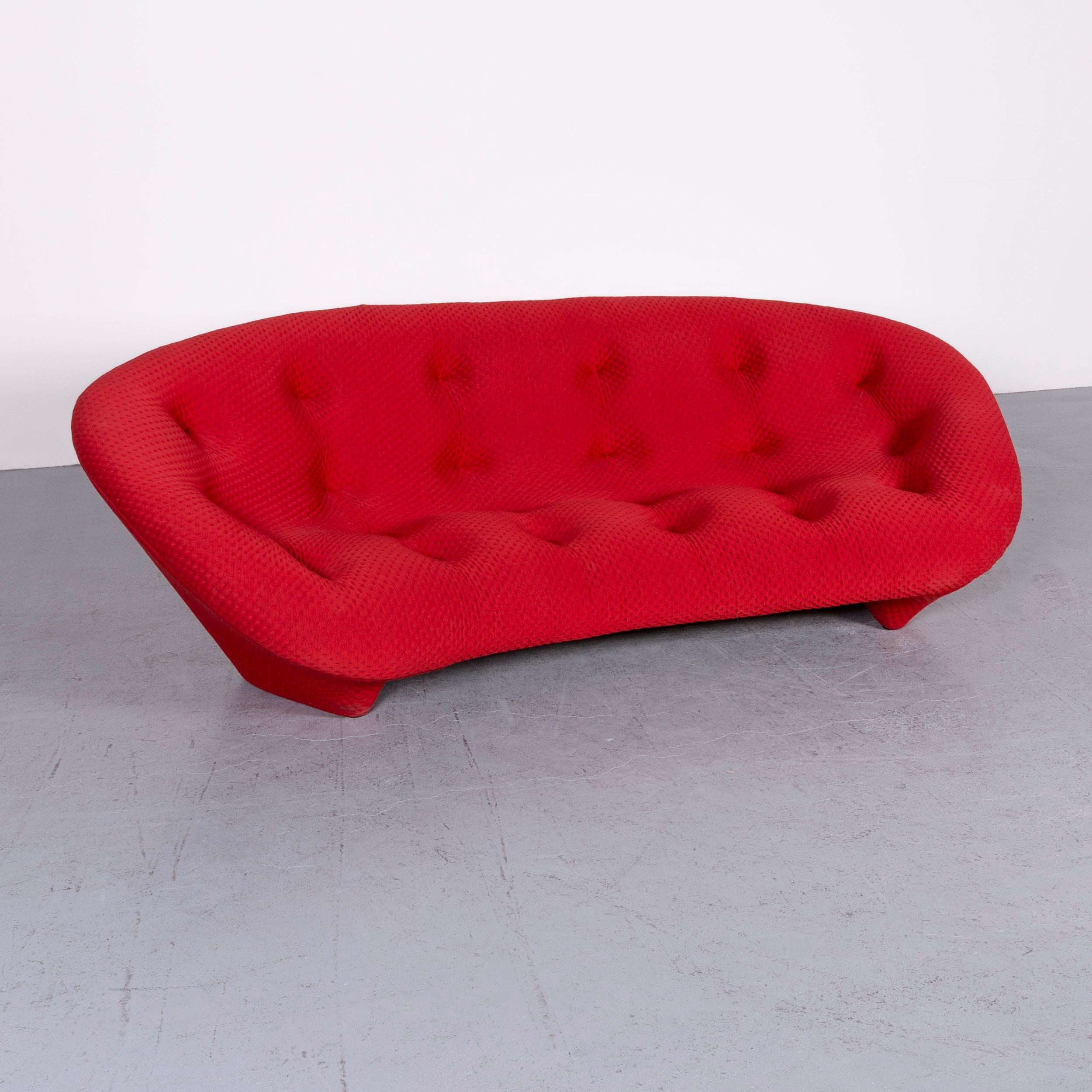 We bring to you a Ligne Roset Ploum designer fabric sofa red by Erwan & Ronan Bouroullec.