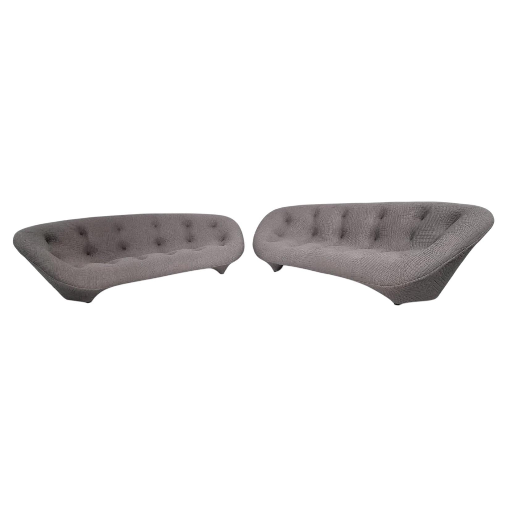 Ligne Roset Ploum-Sofas aus dem Stoff „Appa Ulster Grey“ von Ronan & Erwan Bouroullec