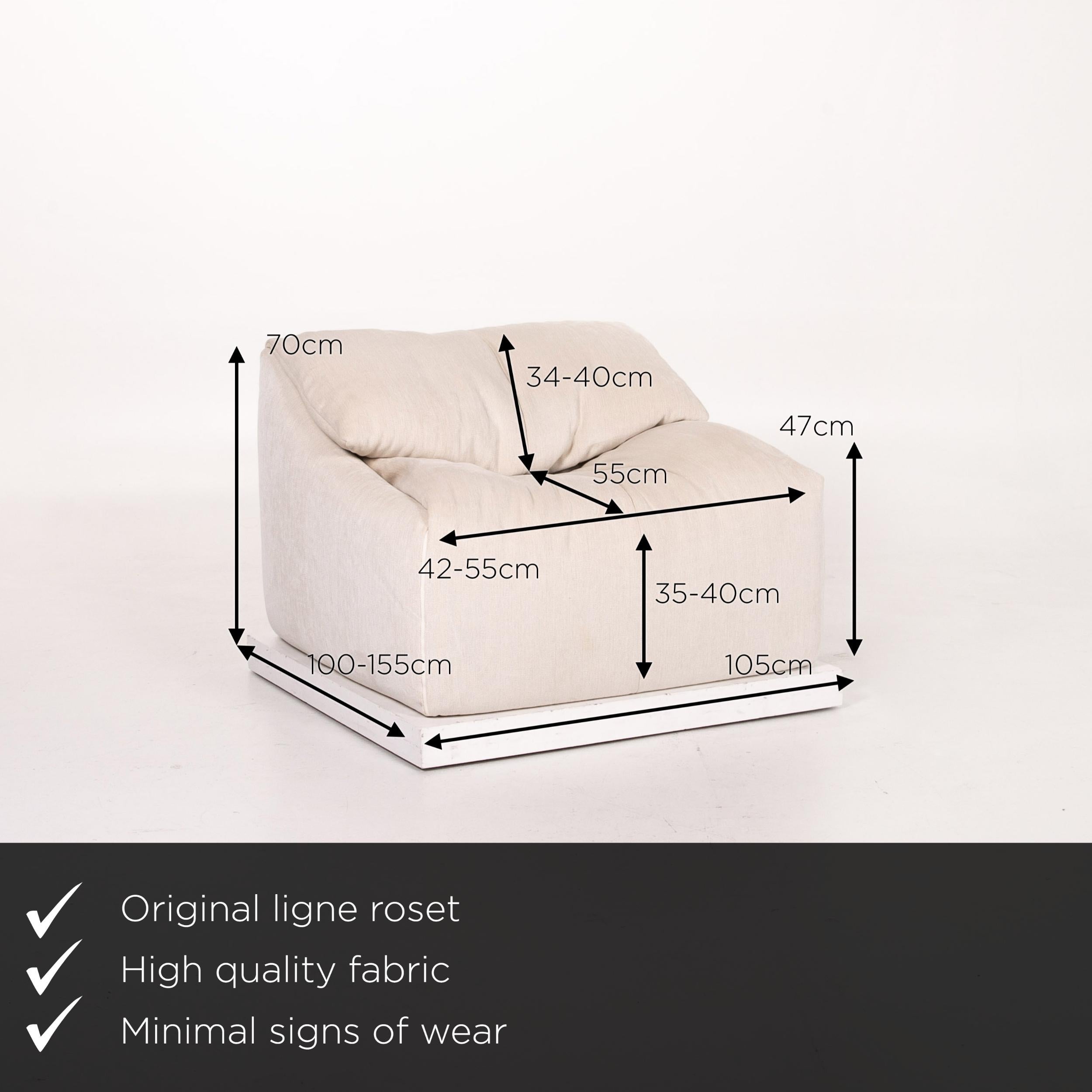 We present to you a ligne roset plumy fabric armchair cream.

 

 Product measurements in centimeters:
 

Ddepth 100
 Width 105
 Height 70
 Seat height 35
Rest height 47
 Seat depth 55
 Seat width 42
 Back height 34.