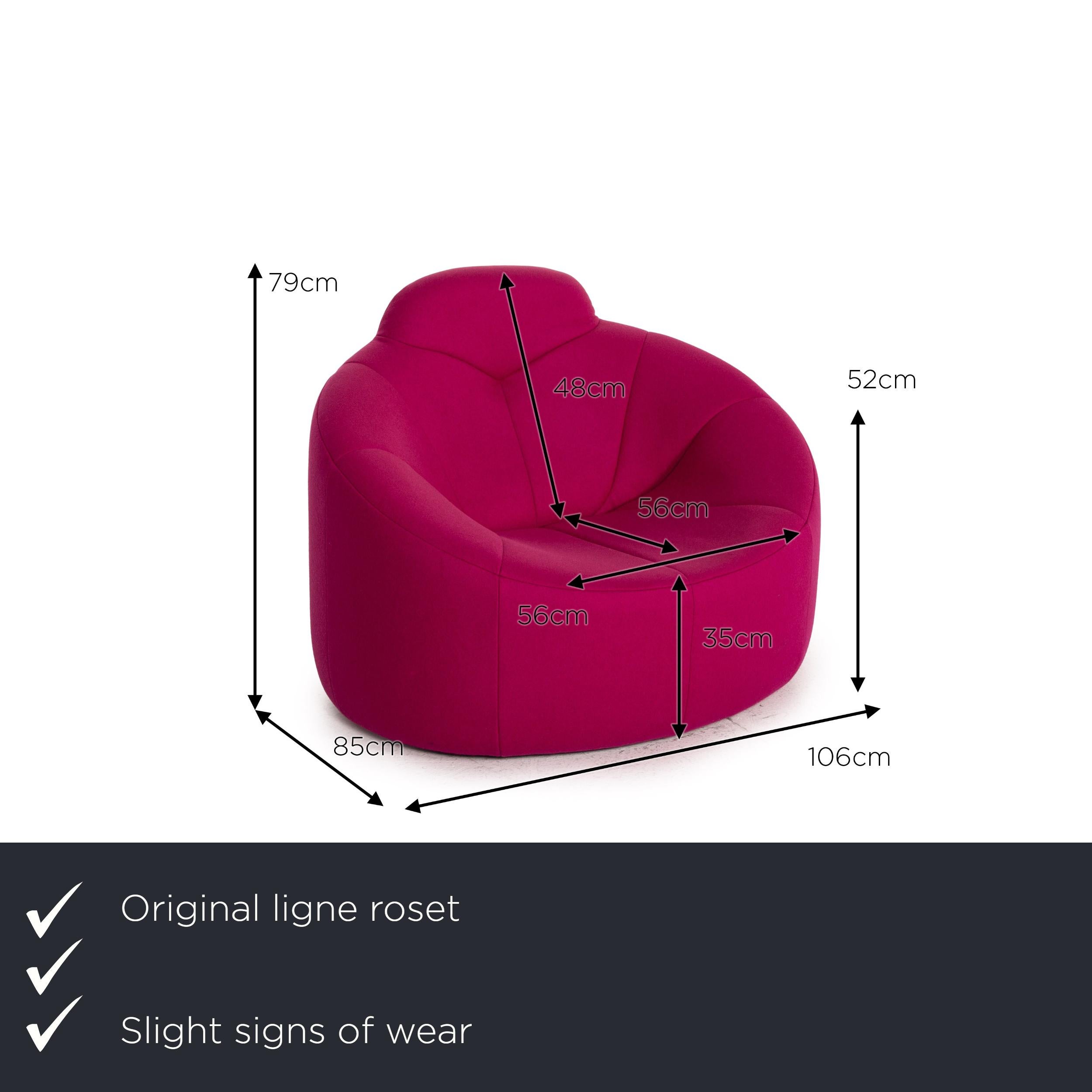 We present to you a ligne roset pumpkin fabric armchair including footstool pink.
 
 

 Product measurements in centimeters:
 

 depth: 85
 width: 106
 height: 79
 seat height: 35
 rest height: 52
 seat depth: 56
 seat width: 56
 back