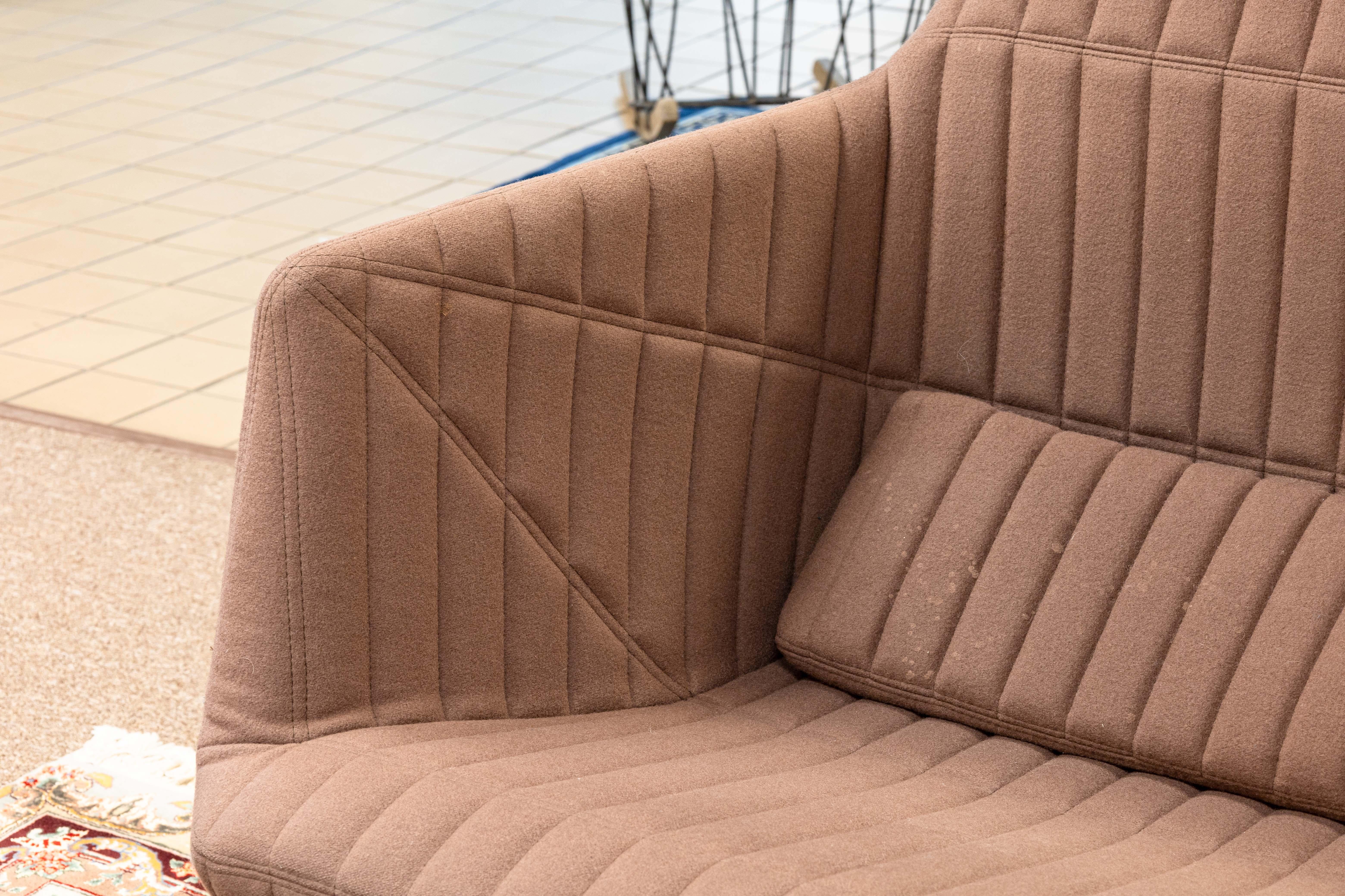20ième siècle Ligne Roset R&E Bouroullec Facett Contemporary Modern Brown Loveseat Sofa