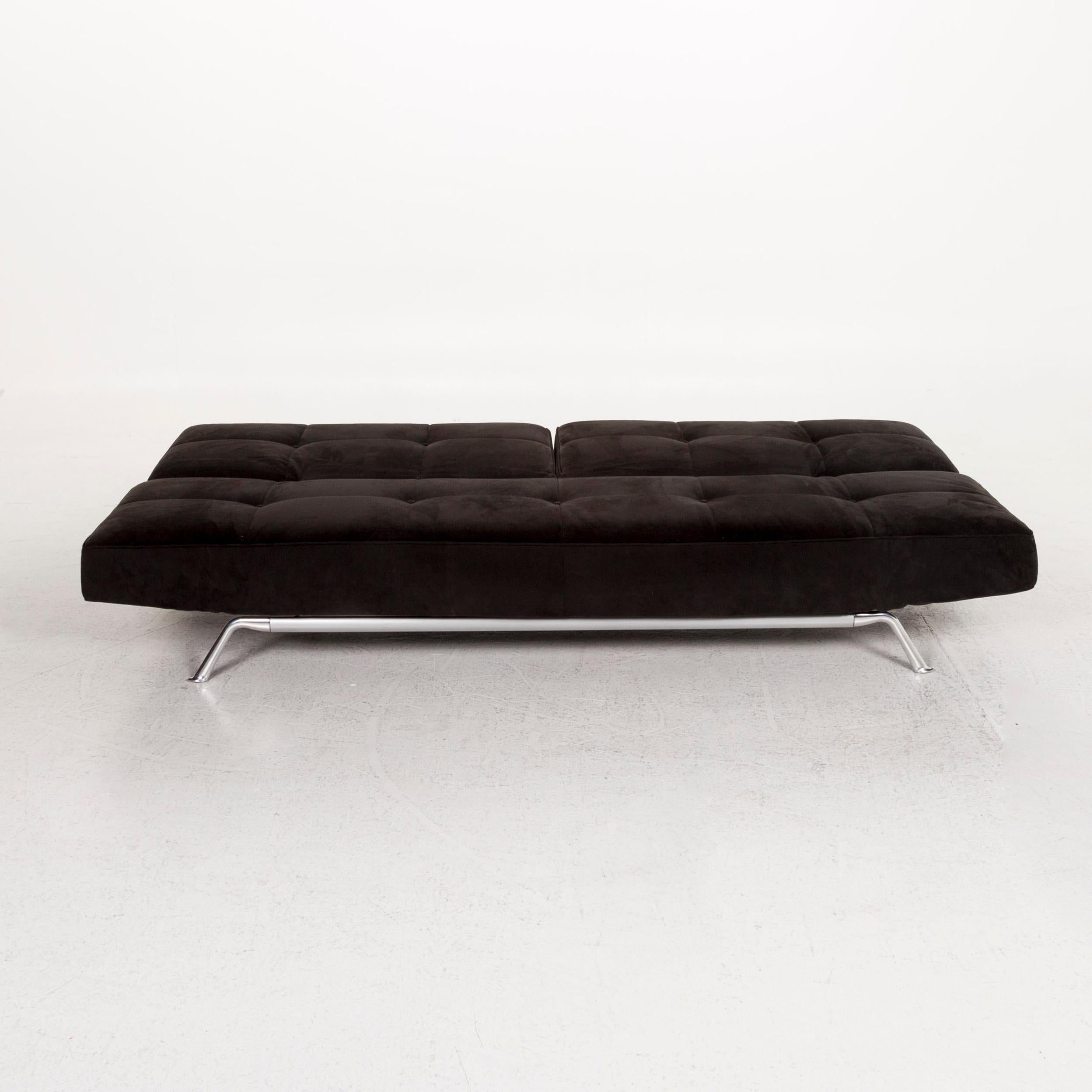 We bring to you a Ligne Roset Smala fabric sofa black three-seat sofa function sofa bed function.

 

 Product measurements in centimeters:
 

Depth 117
Width 200
Height 72
Seat-height 40
Rest-height 63
Seat-depth 58
Seat-width