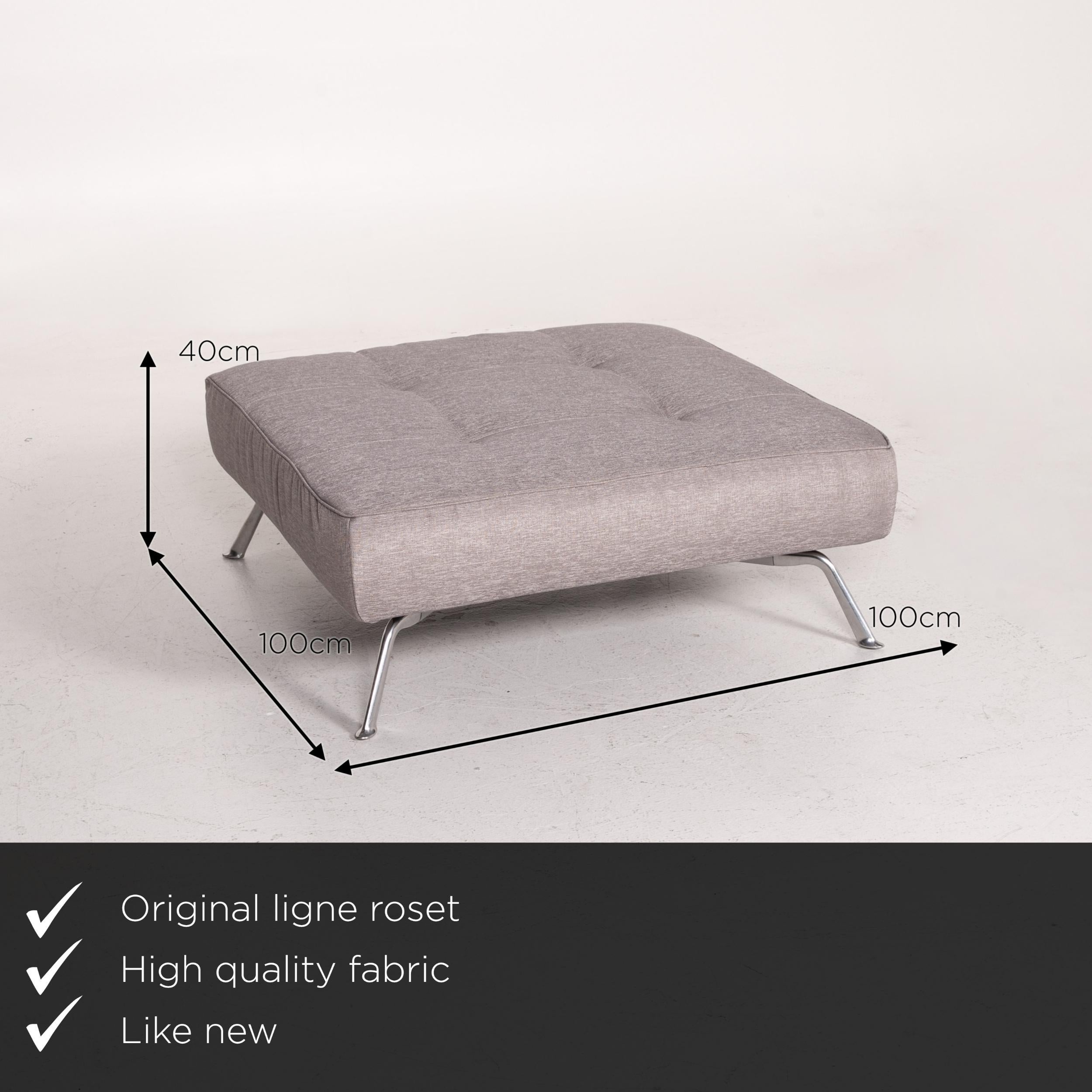 We present to you a Ligne Roset Smala fabric stool gray silver ottoman.
    
 

 Product measurements in centimeters:
 

Depth 100
Width 100
Height 40.




   