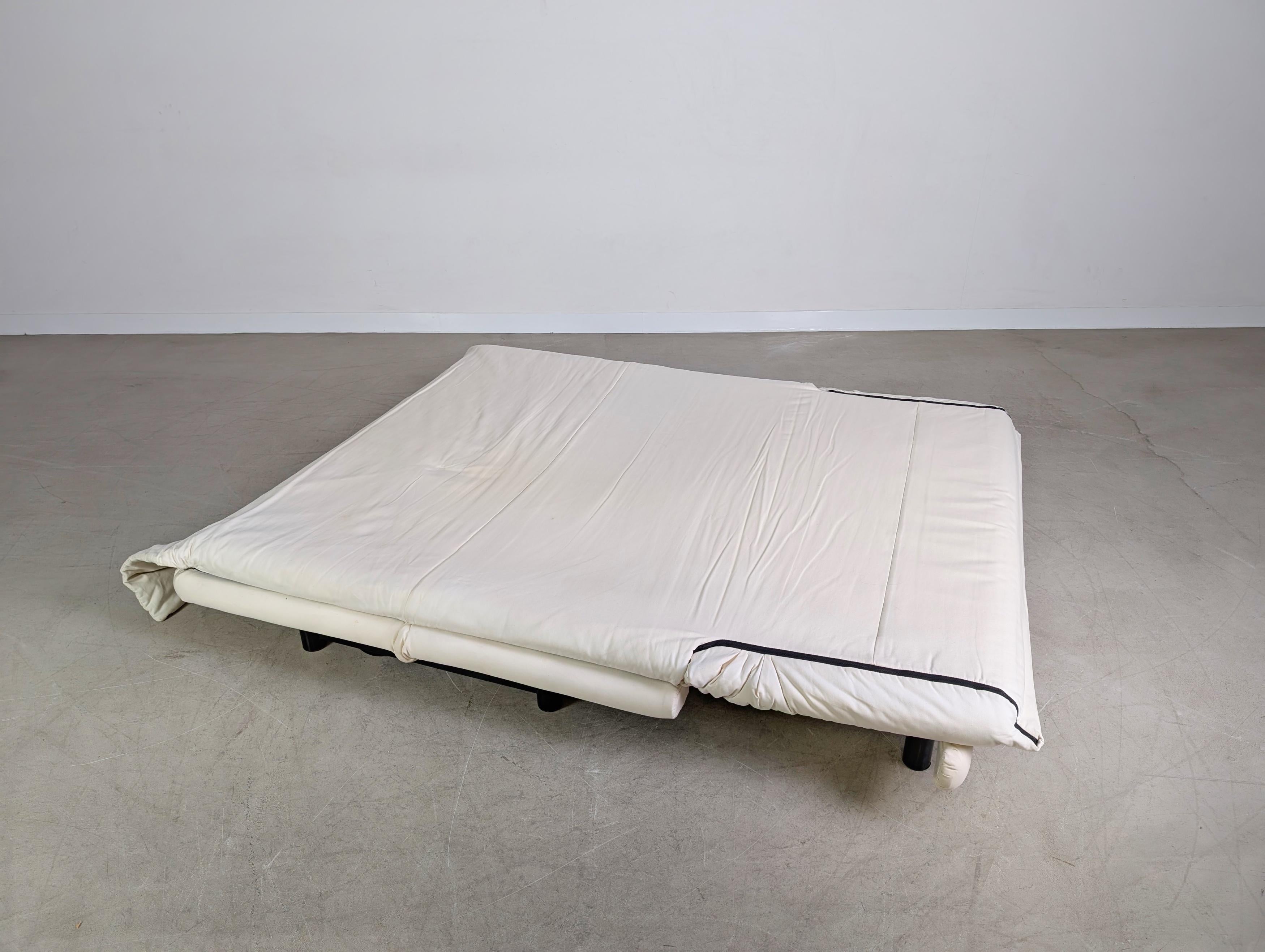 Ligne Roset Sofa Couch Multy Claude Brisson weiß Zweisitzer For Sale 7