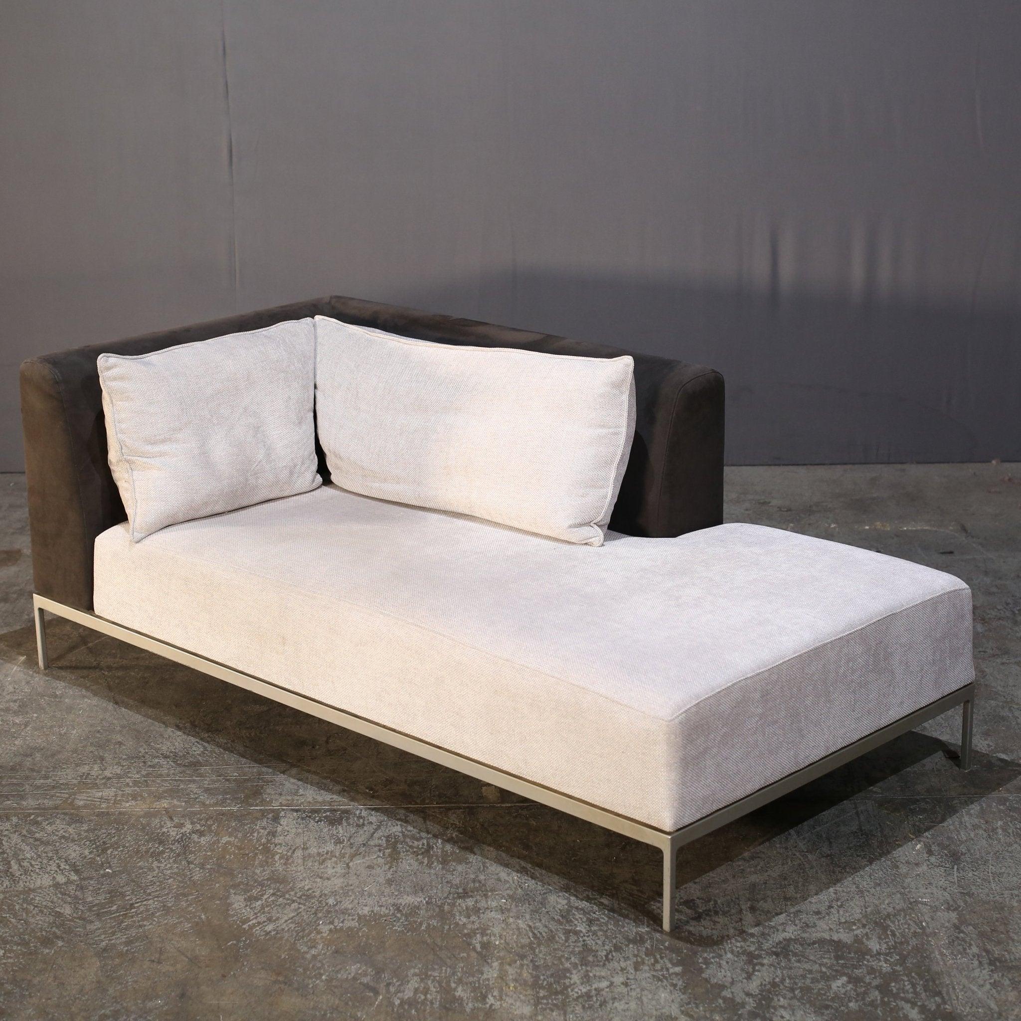 Sofá Ligne Roset Retapizado en Tela Alcántara Moderno