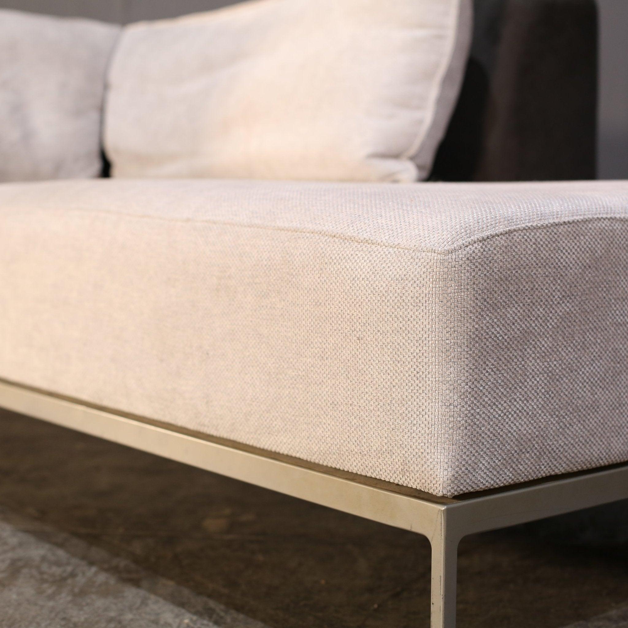 Sofá Ligne Roset Retapizado en Tela Alcántara Francés