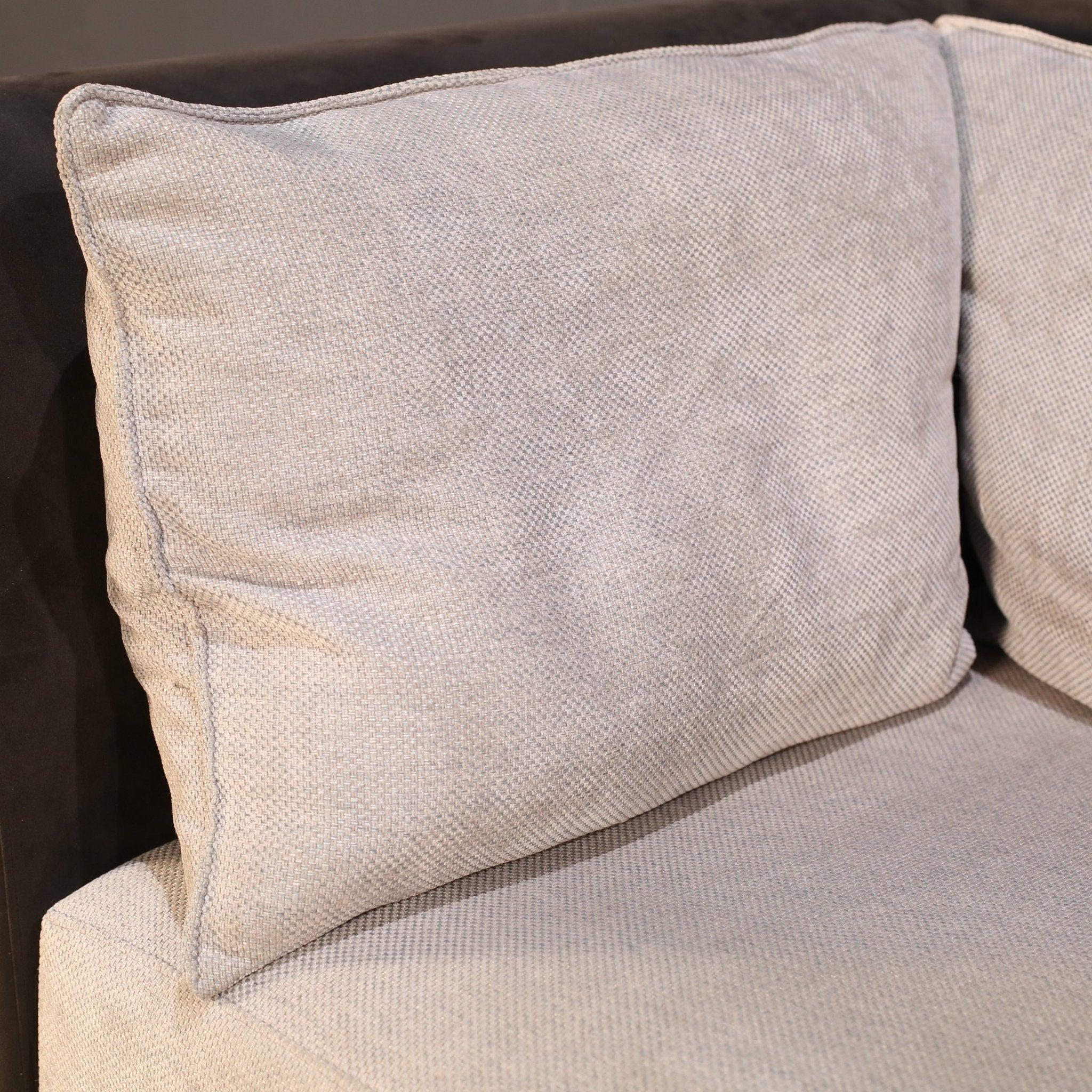 Sofá Ligne Roset Retapizado en Tela Alcántara en Bueno Estado en Basildon, London