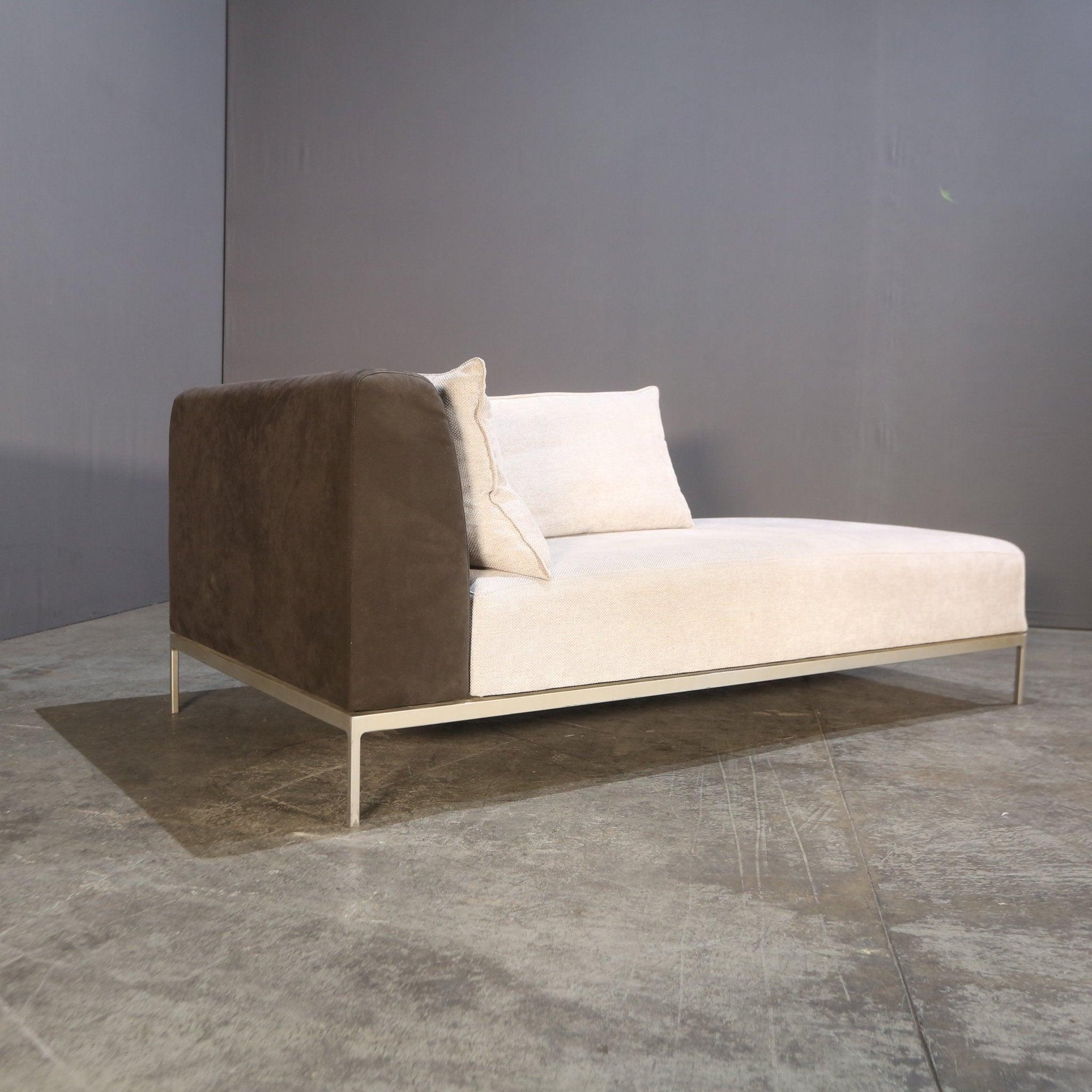 Sofá Ligne Roset Retapizado en Tela Alcántara Metal