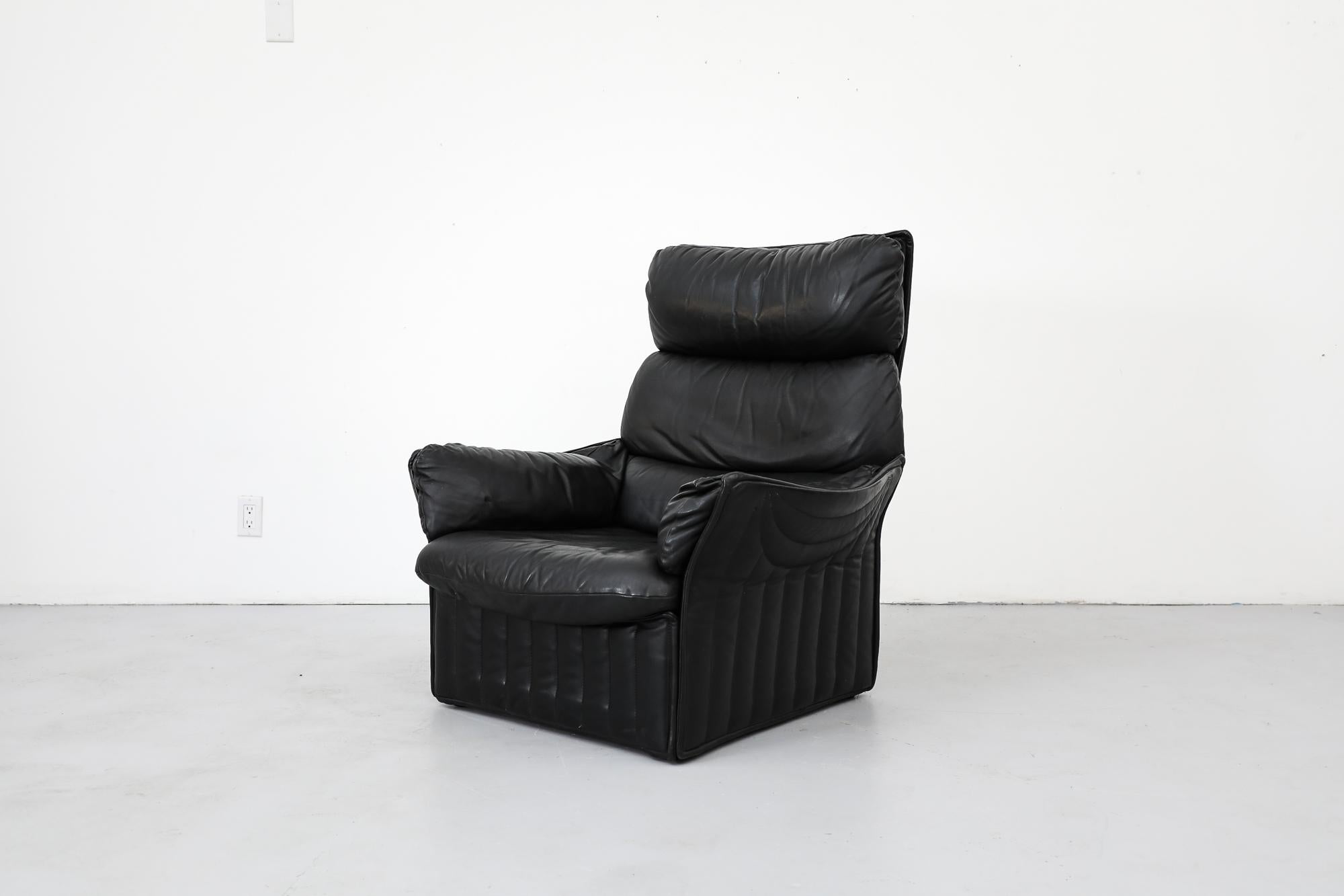 Ausgefallener Ligne Roset Hochlehner Sessel aus schwarzem Leder von Molinari (Moderne der Mitte des Jahrhunderts) im Angebot