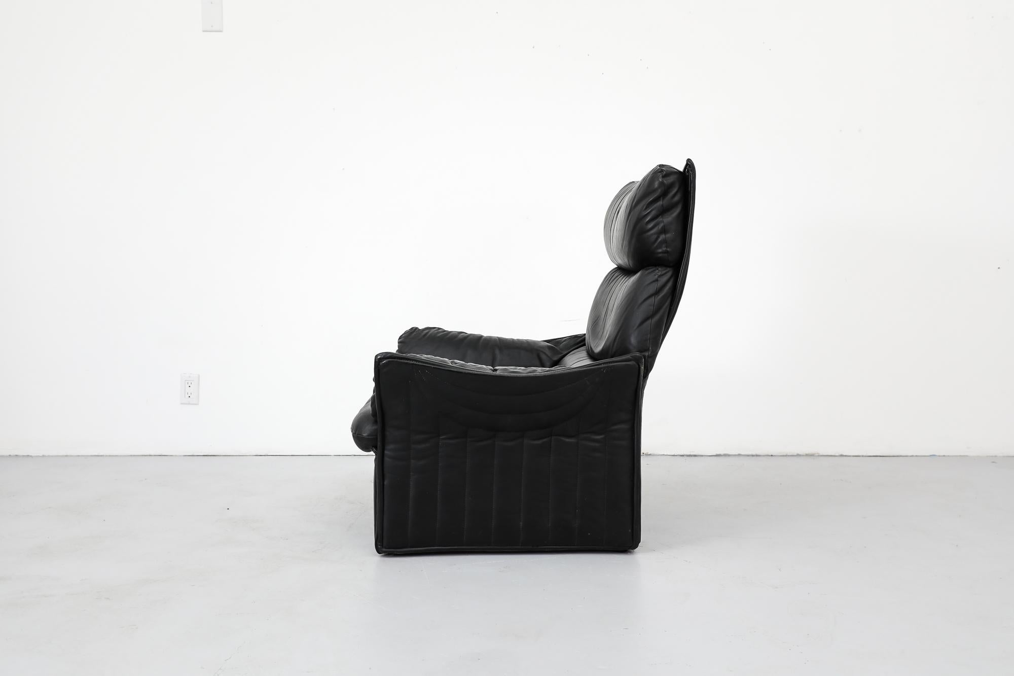 Mid-Century Modern Chaise longue en cuir noir à dossier haut Ligne Roset par Molinari en vente