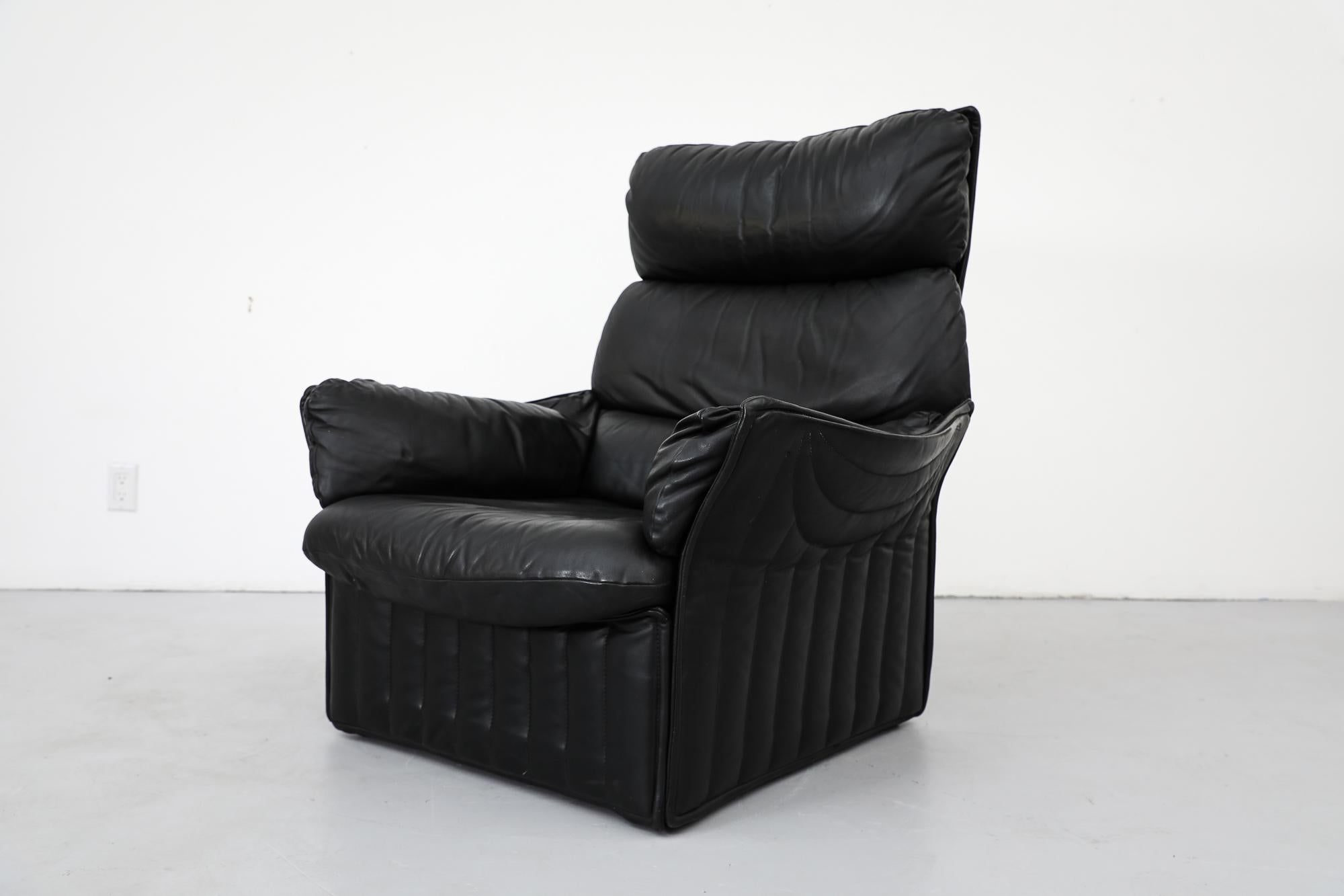 Cuir Chaise longue en cuir noir à dossier haut Ligne Roset par Molinari en vente