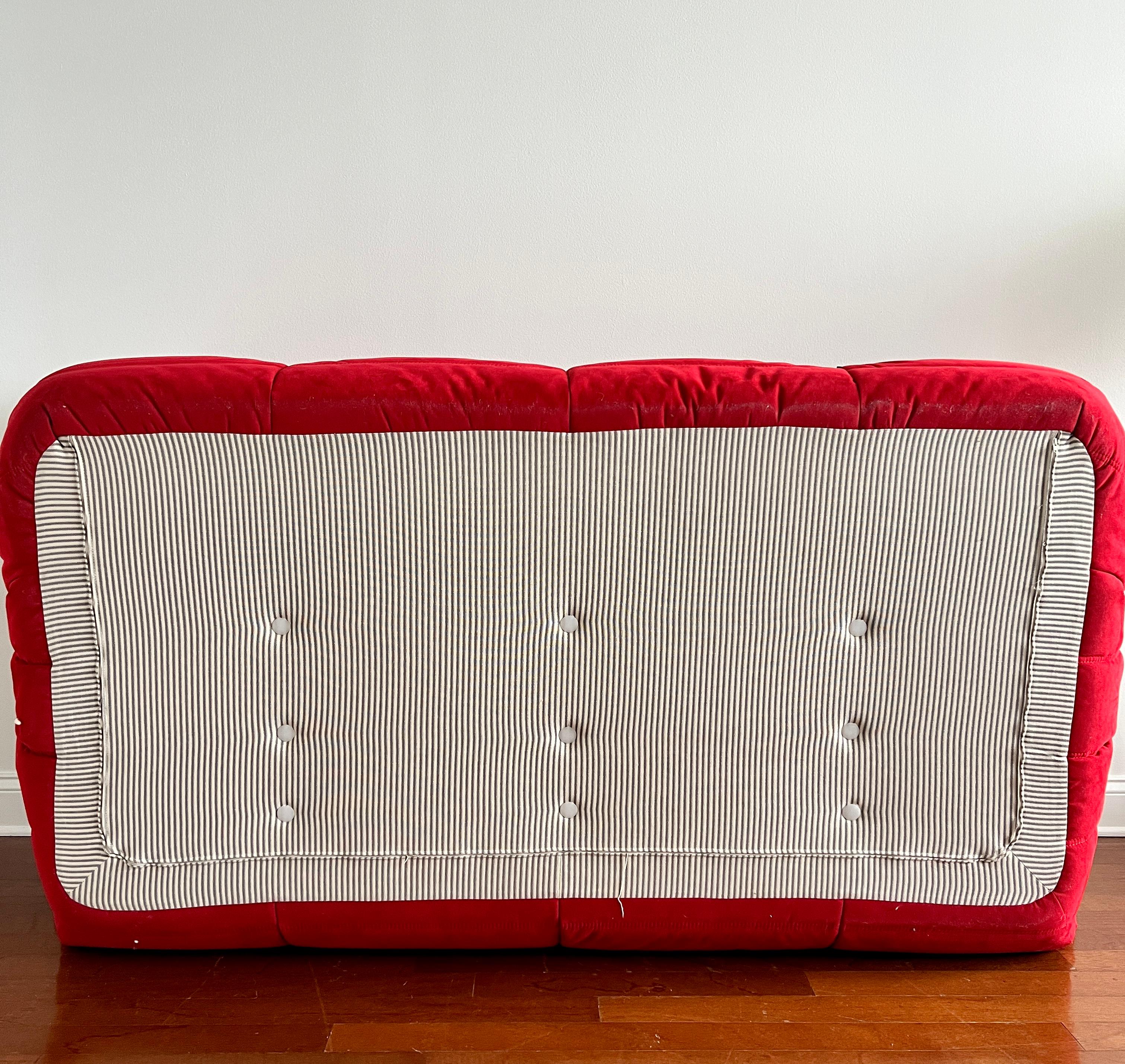 Ligne Roset Togo 3 seater by Michel Ducaroy, Original Red Alcantara fabric In Good Condition For Sale In Edgewater, NJ