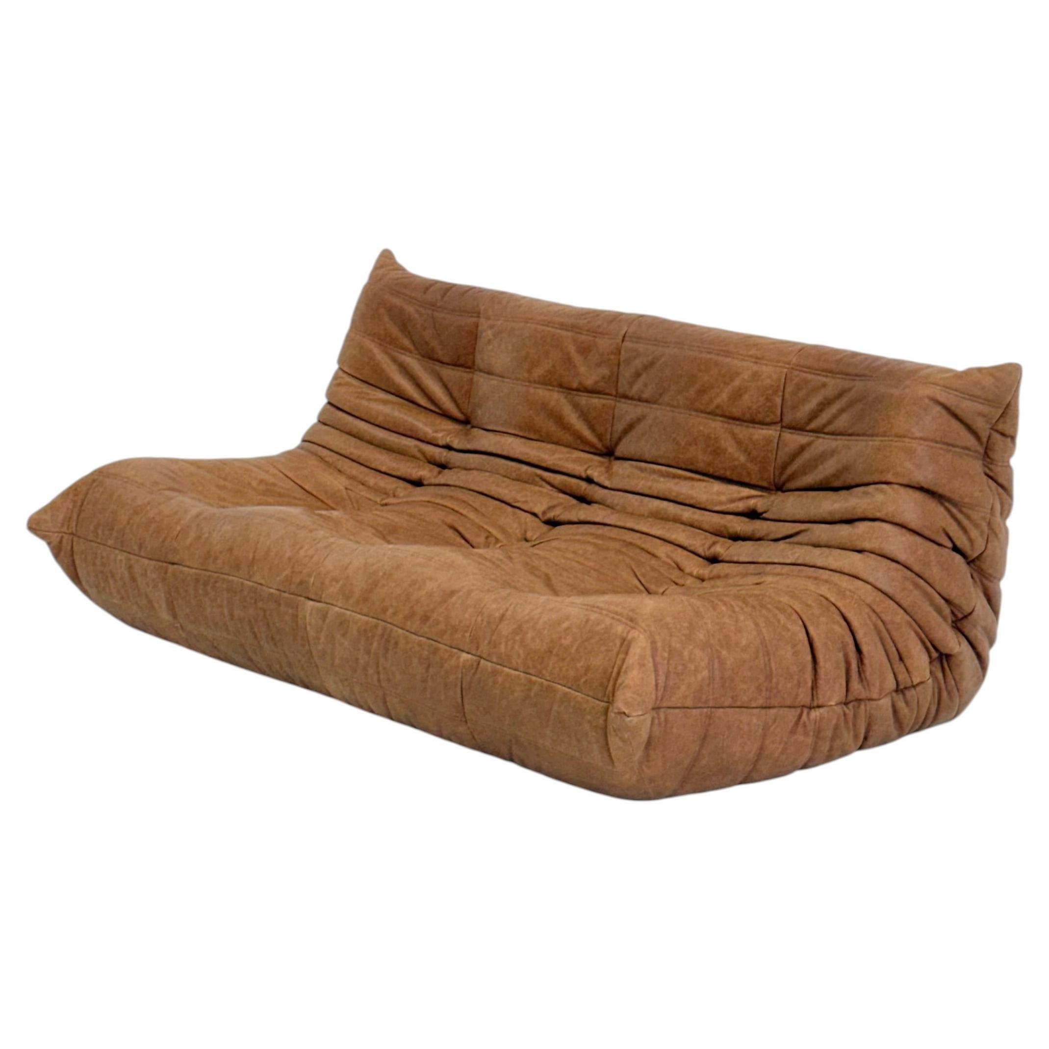 Sofá Togo de 3 plazas de Ligne Roset en piel color coñac
