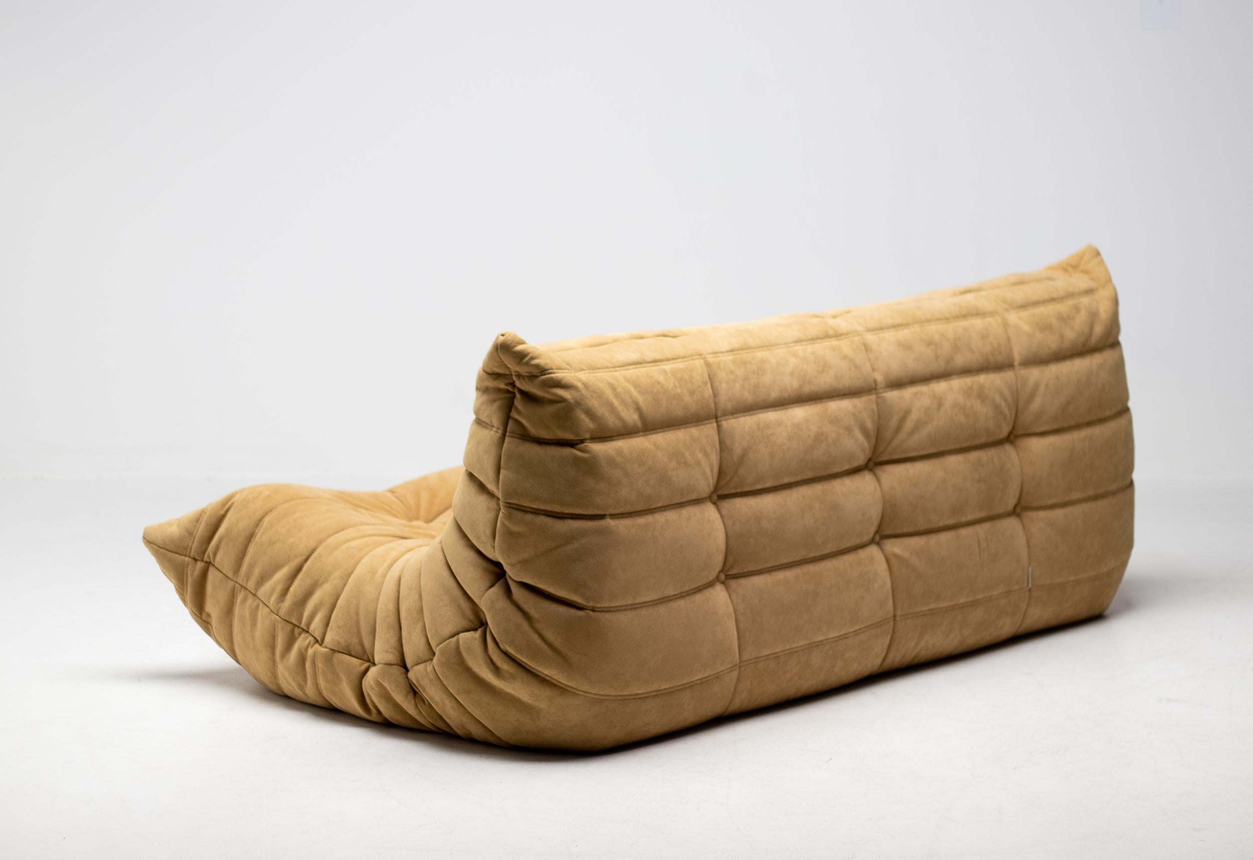 Ligne Roset Togo by Michel Ducaroy Alcantara Three-Seater Sofa In Good Condition In Dronten, NL