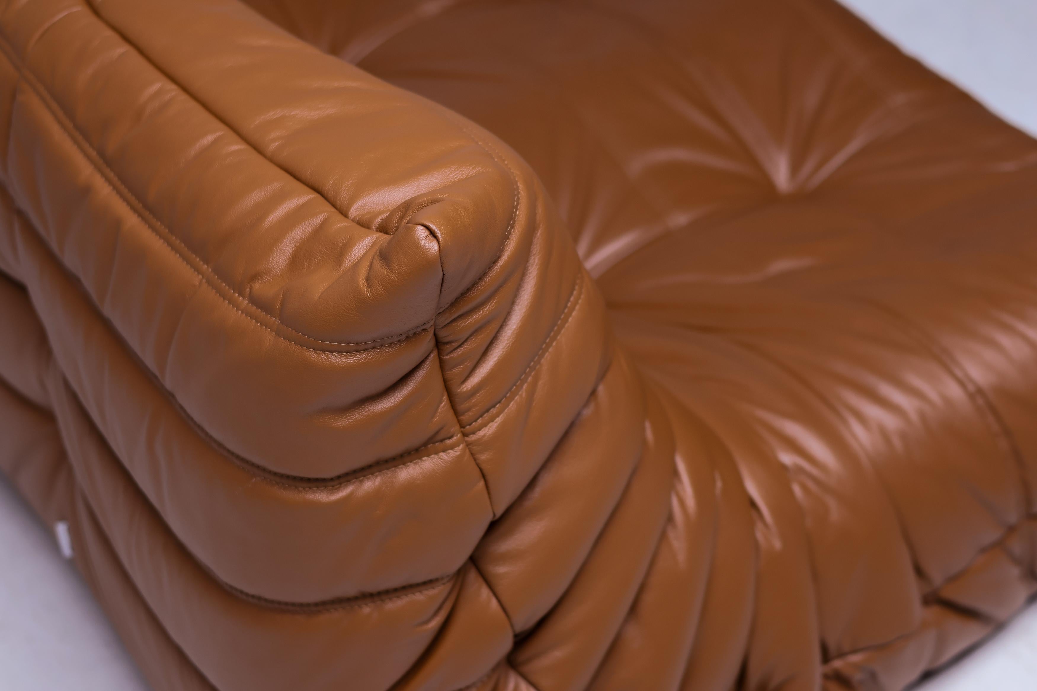 Ligne Roset Togo by Michel Ducaroy Dreisitzer-Sofa aus sattelbraunem Leder im Zustand „Gut“ im Angebot in Dronten, NL