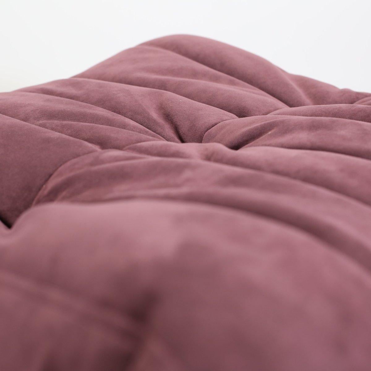 Ligne Roset Sofá mediano y otomano Togo de Michel Ducaroy en venta 5