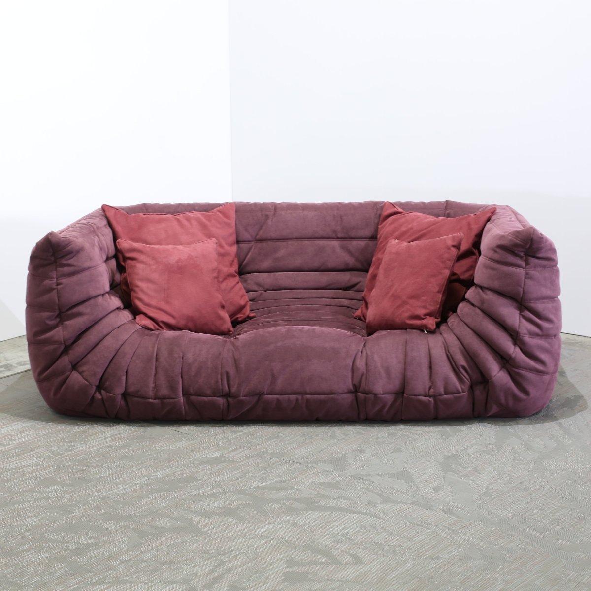 Ligne Roset Sofá mediano y otomano Togo de Michel Ducaroy en venta 2