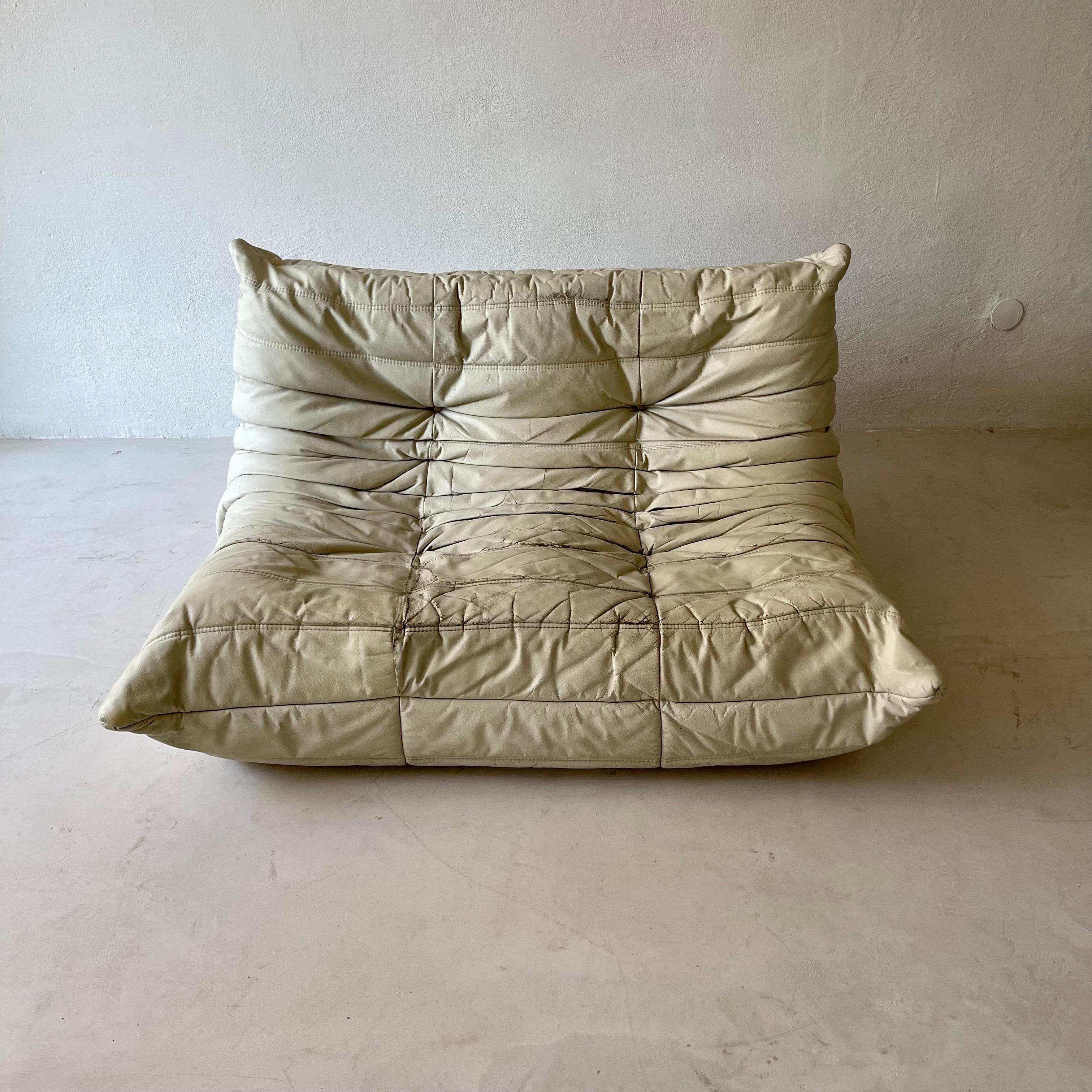 Ligne Roset 'Togo' Signed Authentic in Original Patinated Leather 1970s For Sale 1