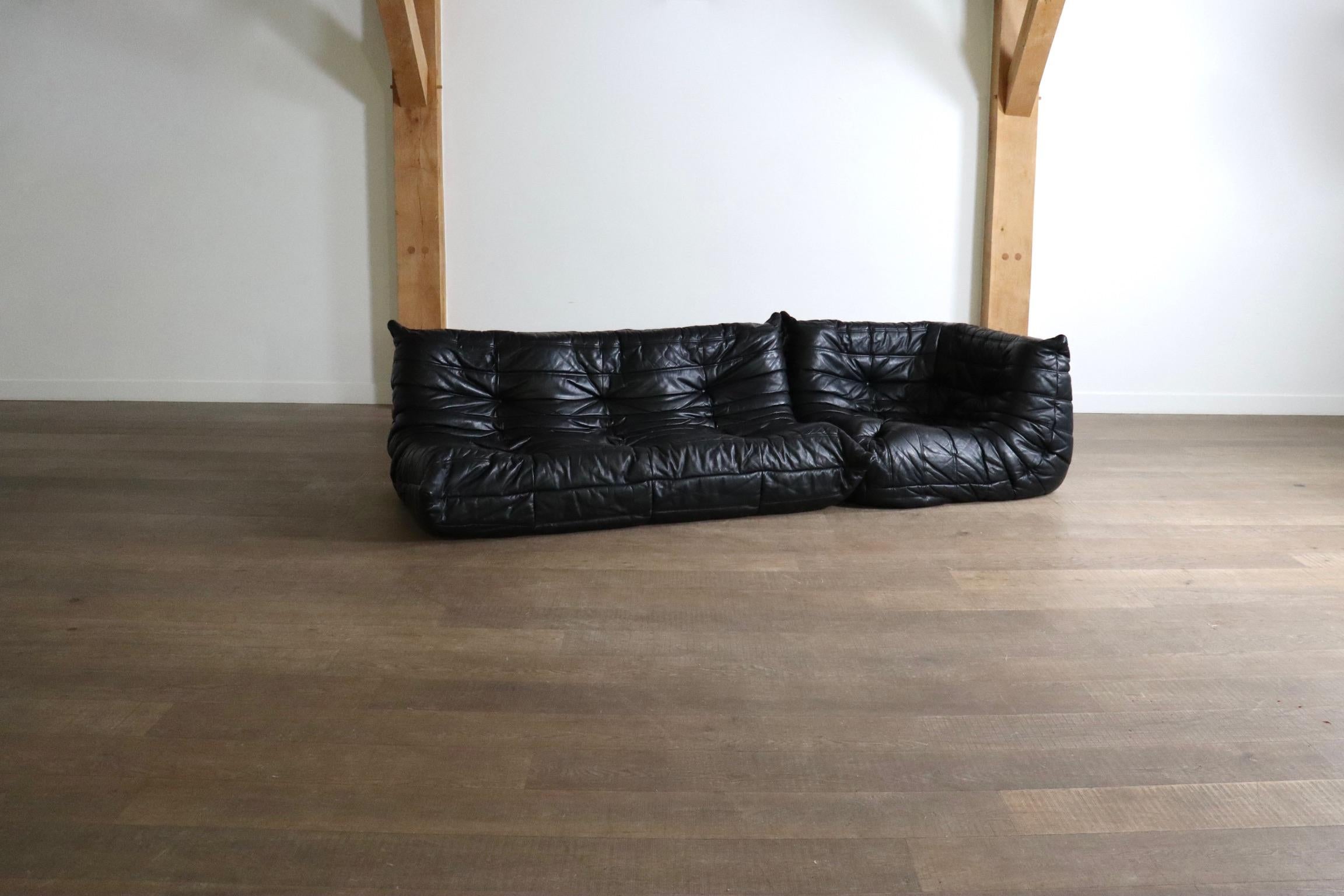 Ligne Roset Togo Sofa Set in Black Leather by Michel Ducaroy, Original 1988 In Good Condition For Sale In ABCOUDE, UT