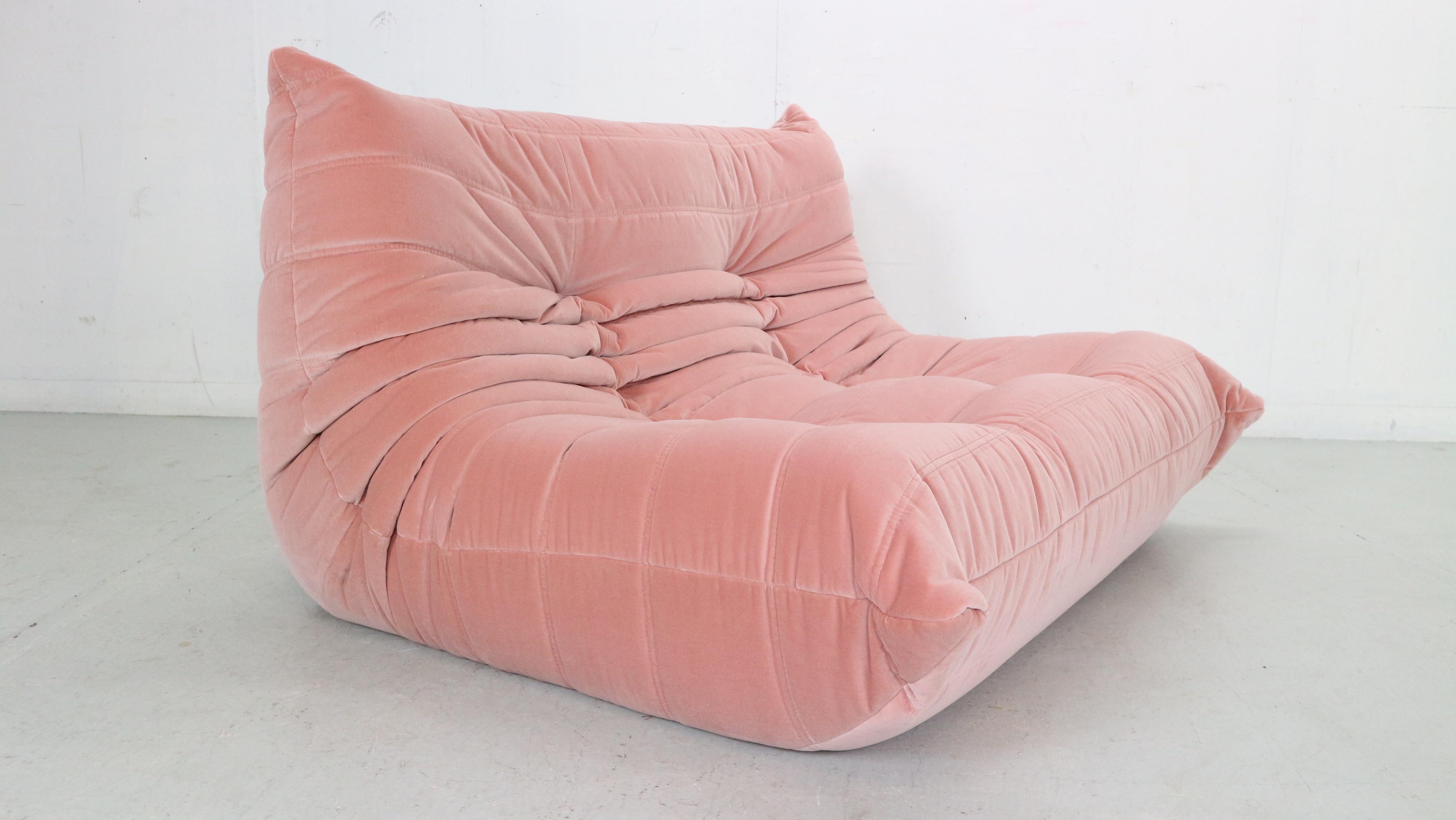 pink togo chair