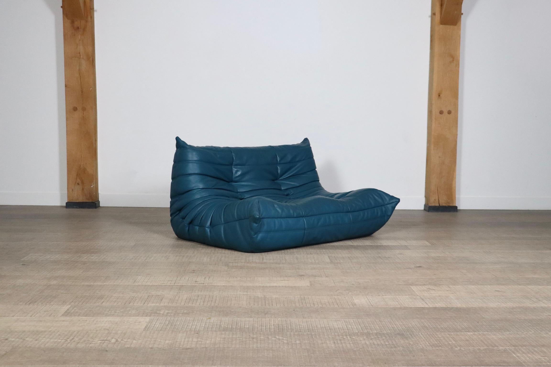 Late 20th Century Ligne Roset Togo two seater sofa in petrol Leather By Michel Ducaroy, 1970s For Sale
