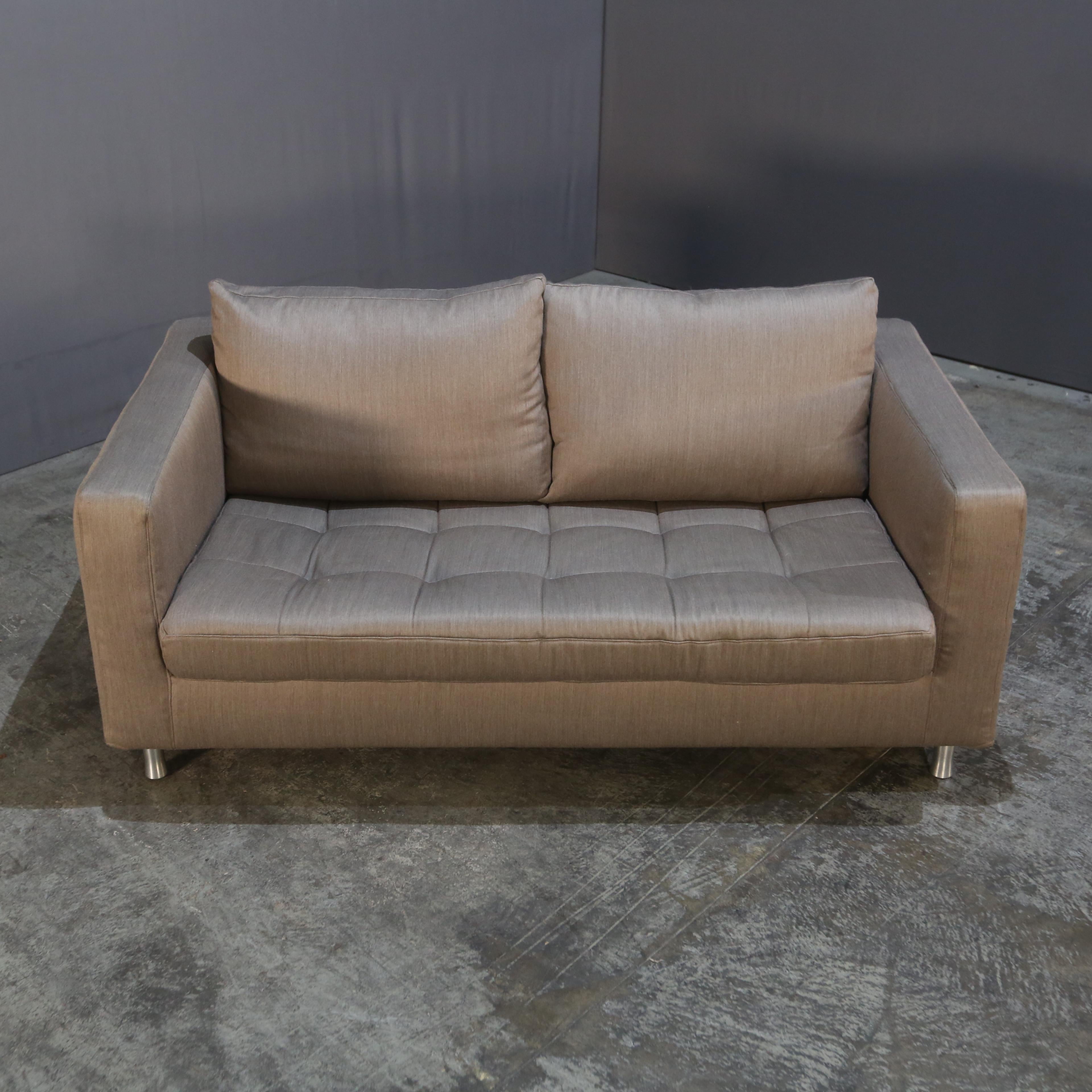 Ligne Roset Zweisitzer Sofa Grau im Zustand „Gut“ im Angebot in Basildon, London