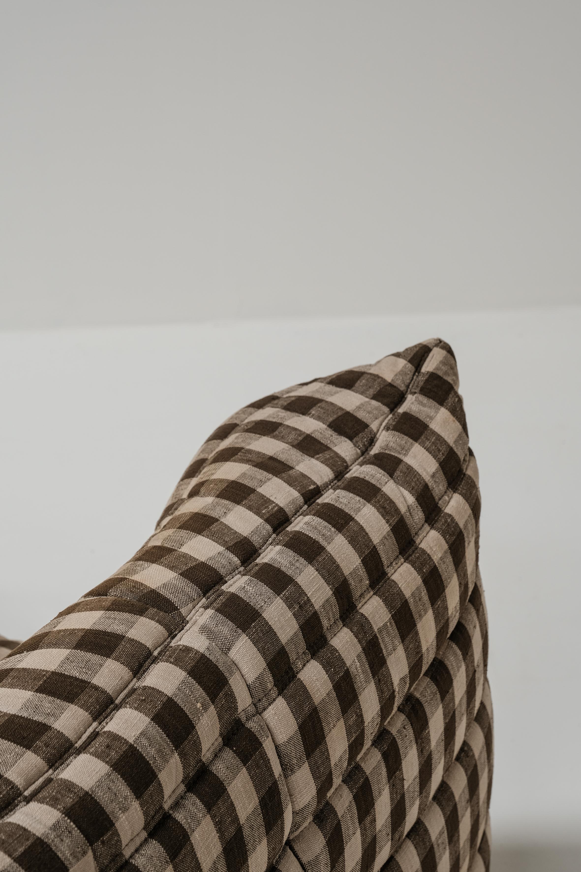 Ligne roset vintage Togo with original checkers textile by Michel Ducaroy In Good Condition In Boom, Vlaams Gewest