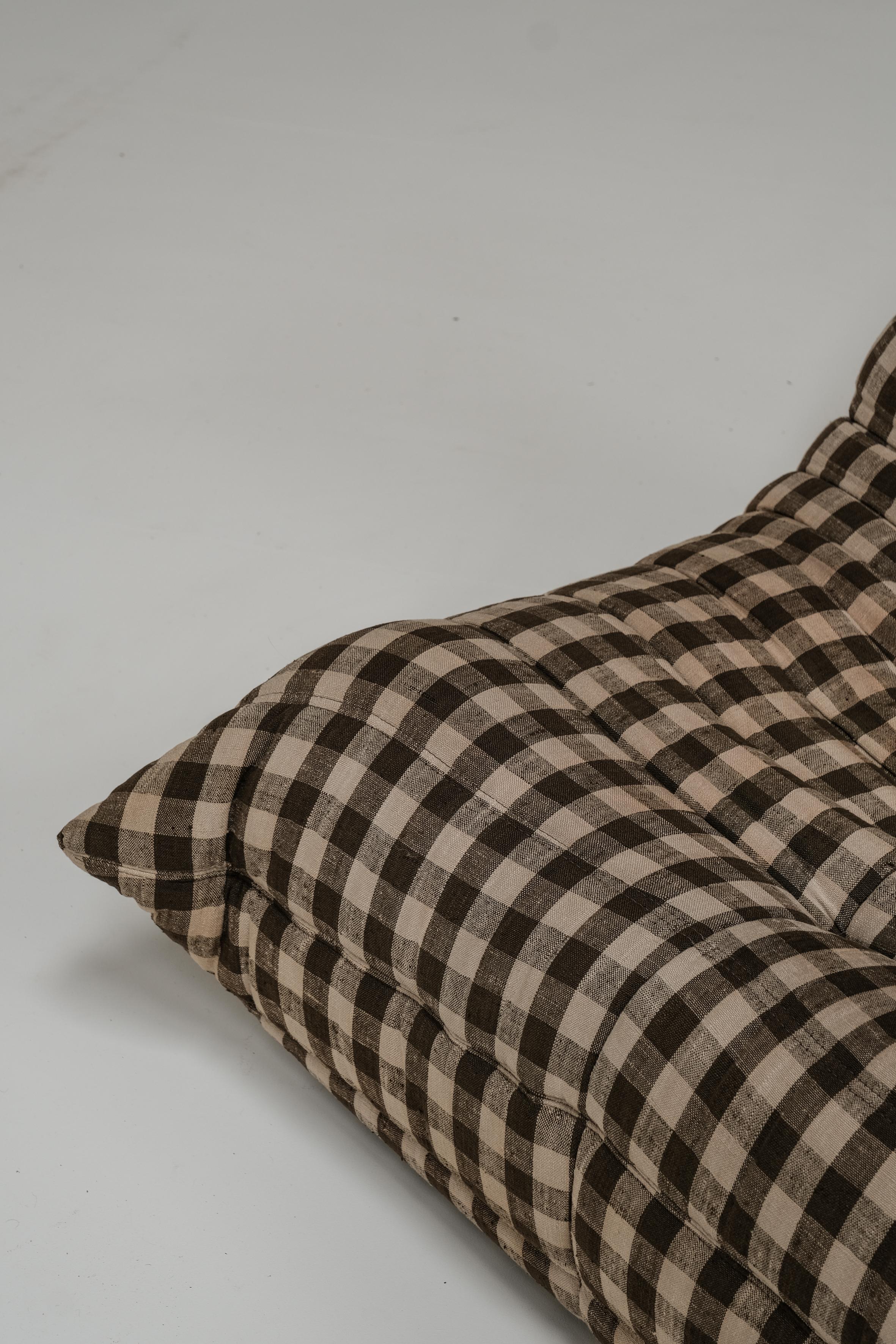 Textile Ligne roset vintage Togo with original checkers textile by Michel Ducaroy