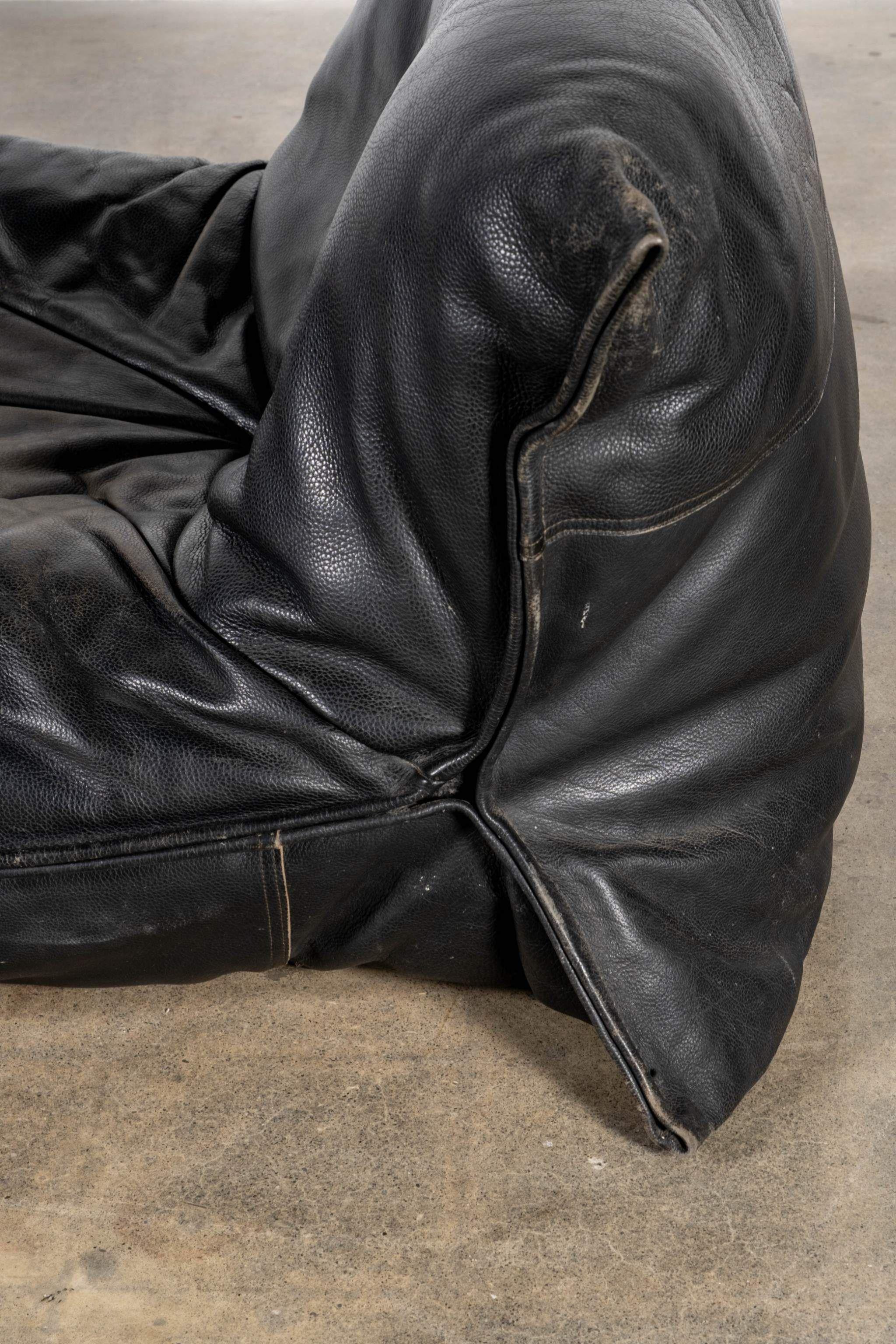 Fine XX secolo Ligne Roset Yoko 1-Seater Lounge Chair, Original Black Leather by Michel Ducaroy in vendita