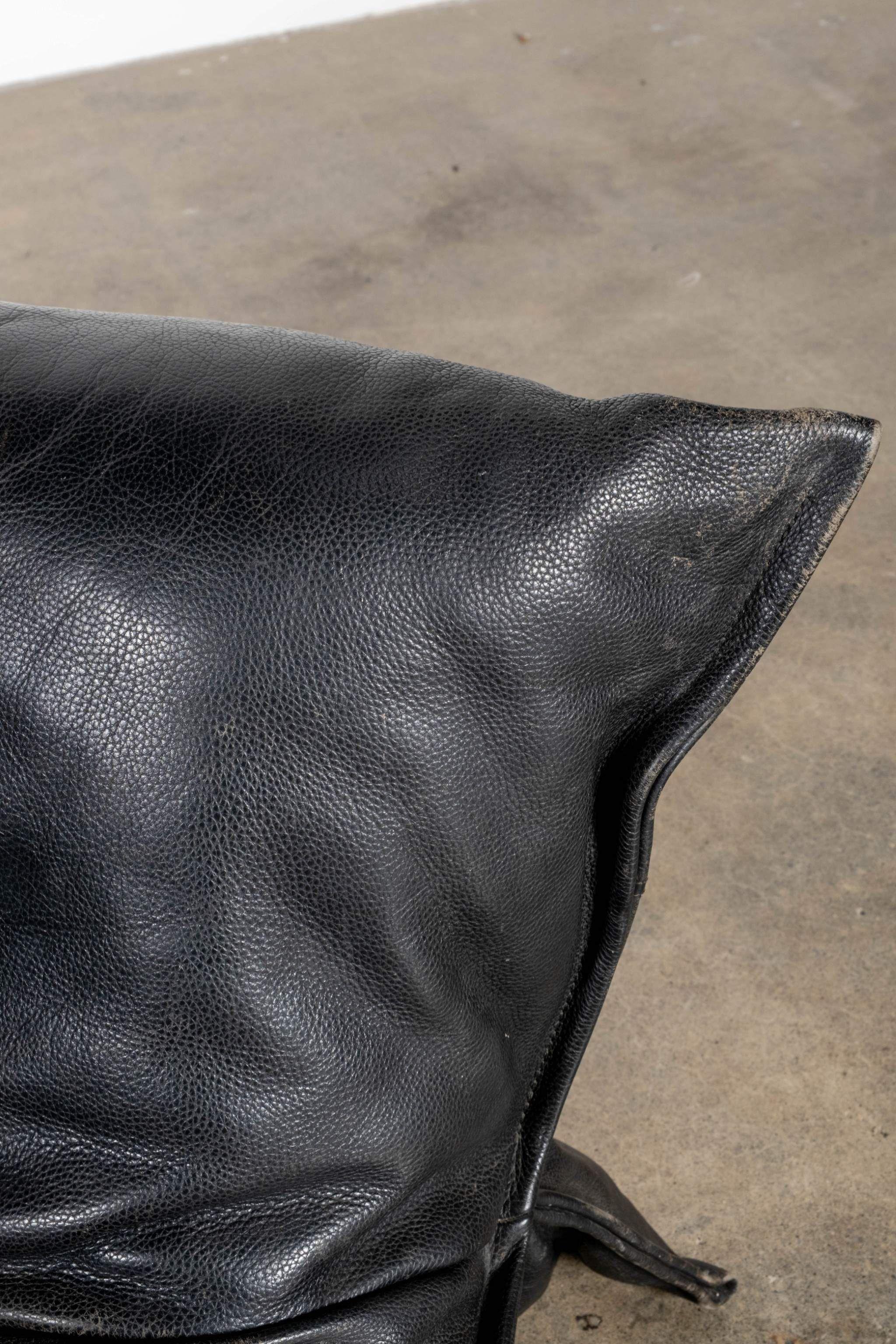 Pelle Ligne Roset Yoko 1-Seater Lounge Chair, Original Black Leather by Michel Ducaroy in vendita