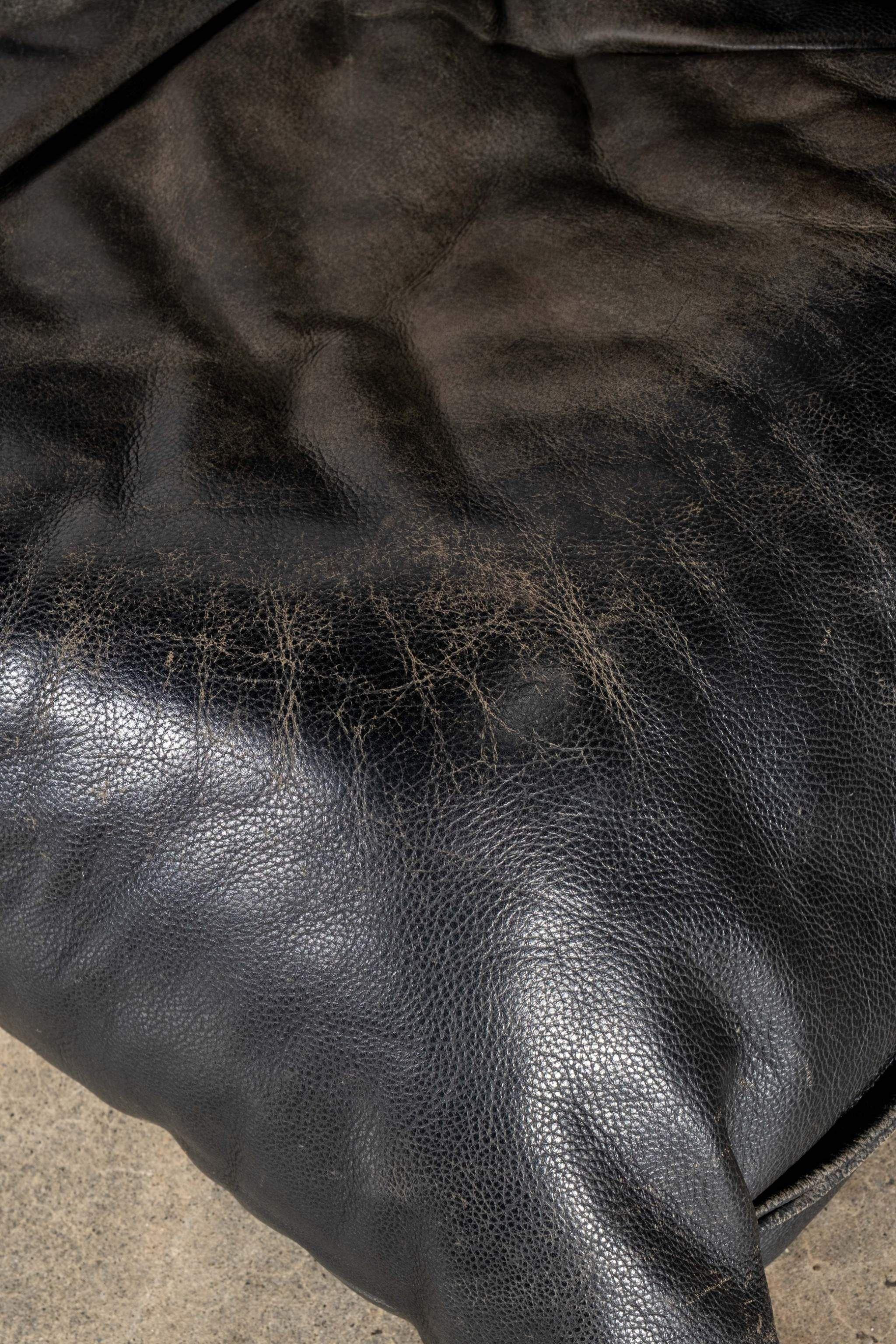 Ligne Roset Yoko 1-Seater Lounge Chair, Original Black Leather by Michel Ducaroy in vendita 1