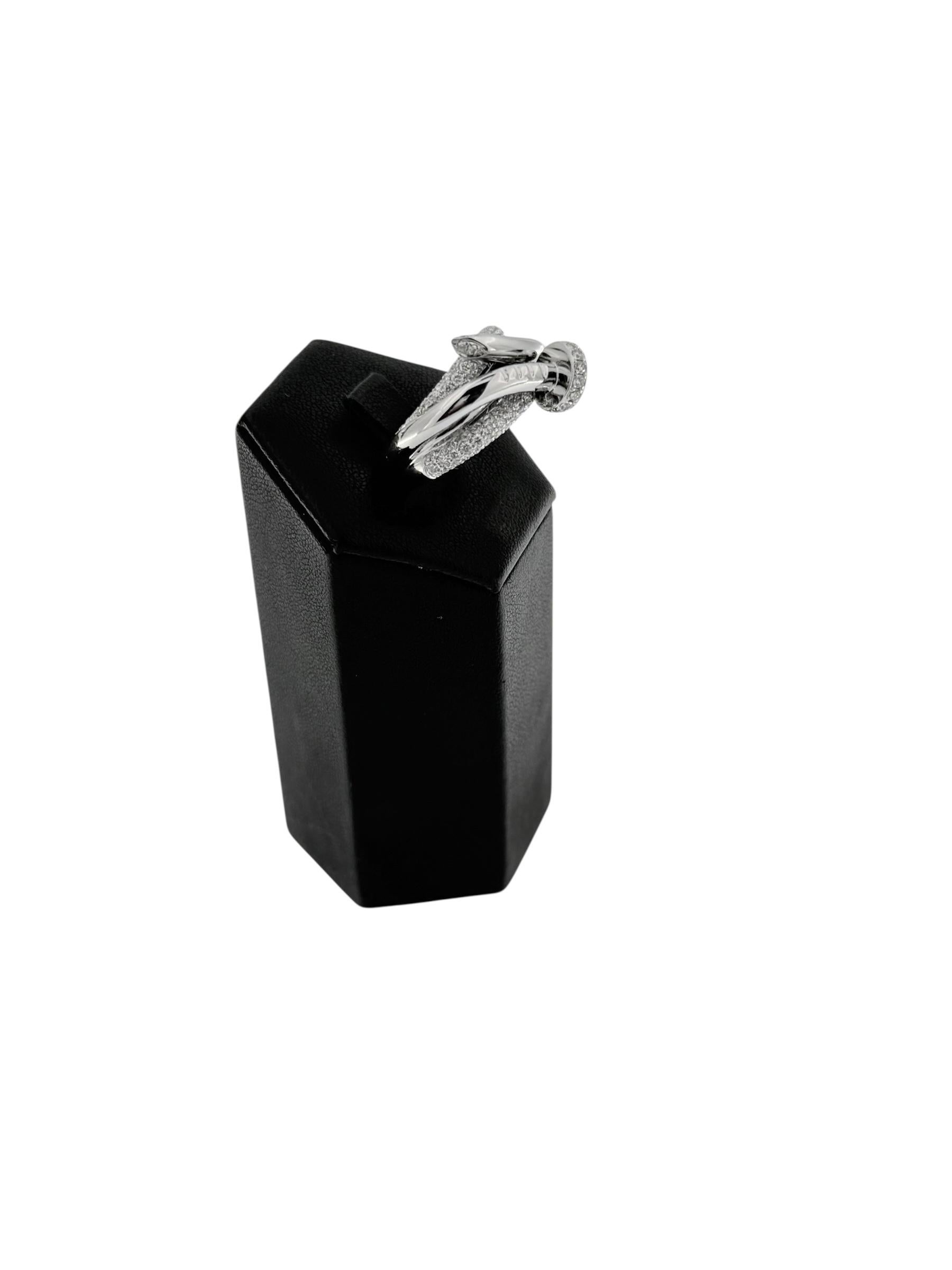 Taille brillant Ligne Vendome Bague en or blanc avec diamants en vente