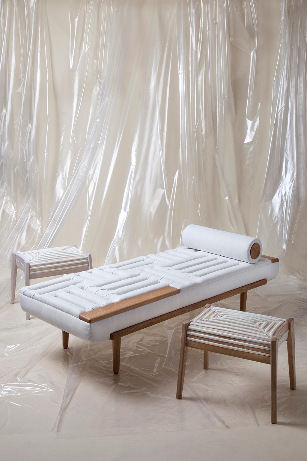 Fabric Lignes de Capiton, Contemporary Daybed with Unique Upholstery For Sale