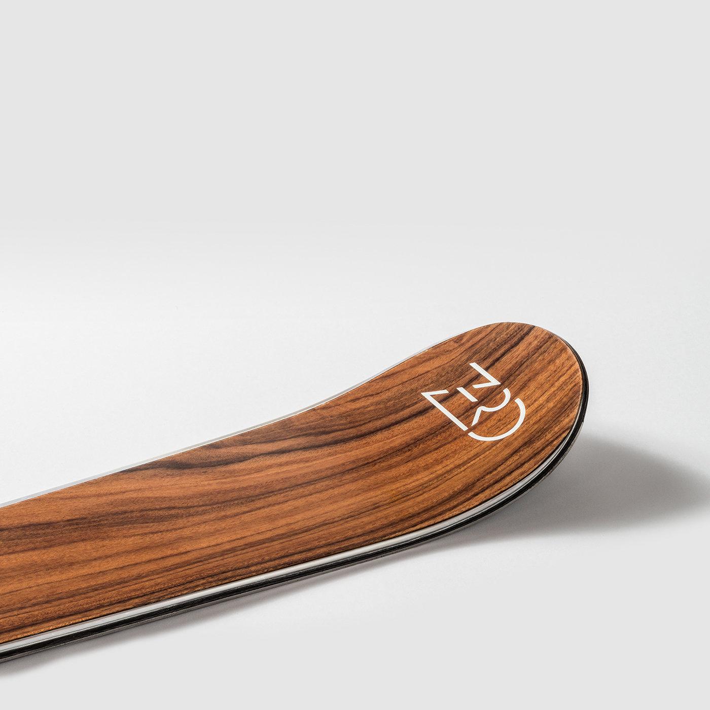 Technology and design merge in Zero's unique high-performing skis that embody a new style of skiing. A stunning piece of craftsmanship with an elegant and timeless look, the Lignum skis feature an internal core of okoume wood with an external layer
