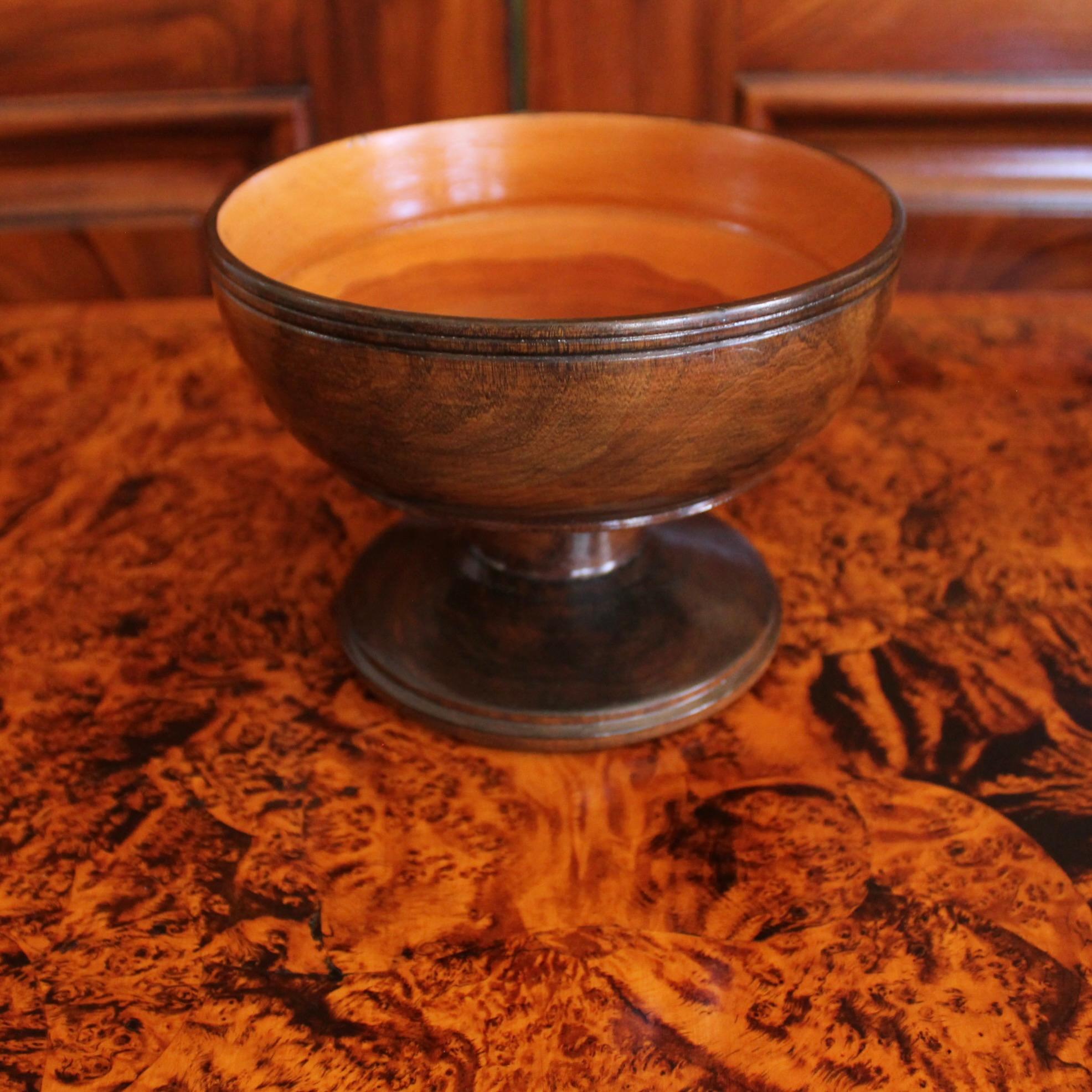 Lignum Vitae English Treen Footed Bowl  (Tazza) In Good Condition For Sale In Free Union, VA