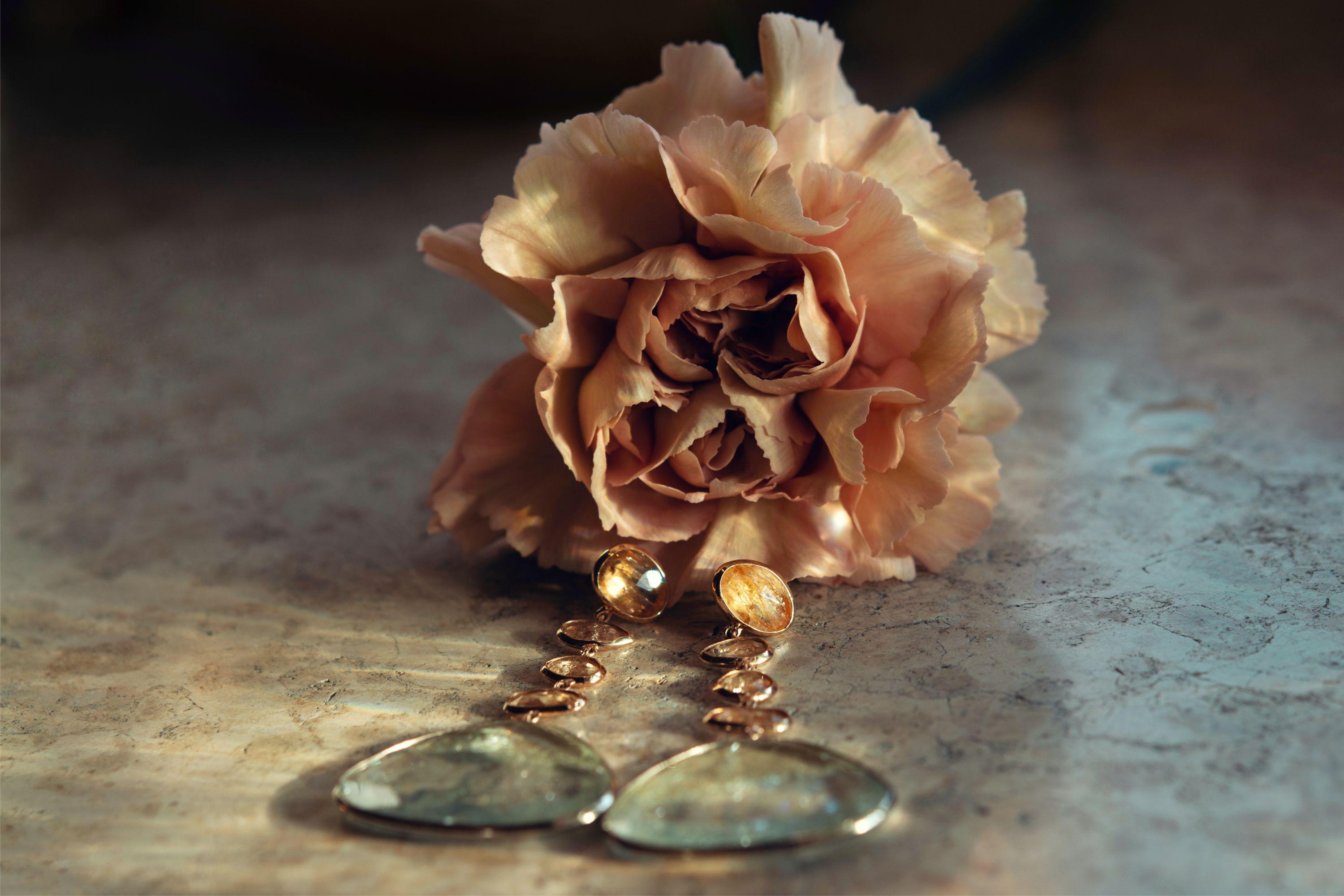 Ligthweight, two-tone Beryl and Topaz Earrings 12