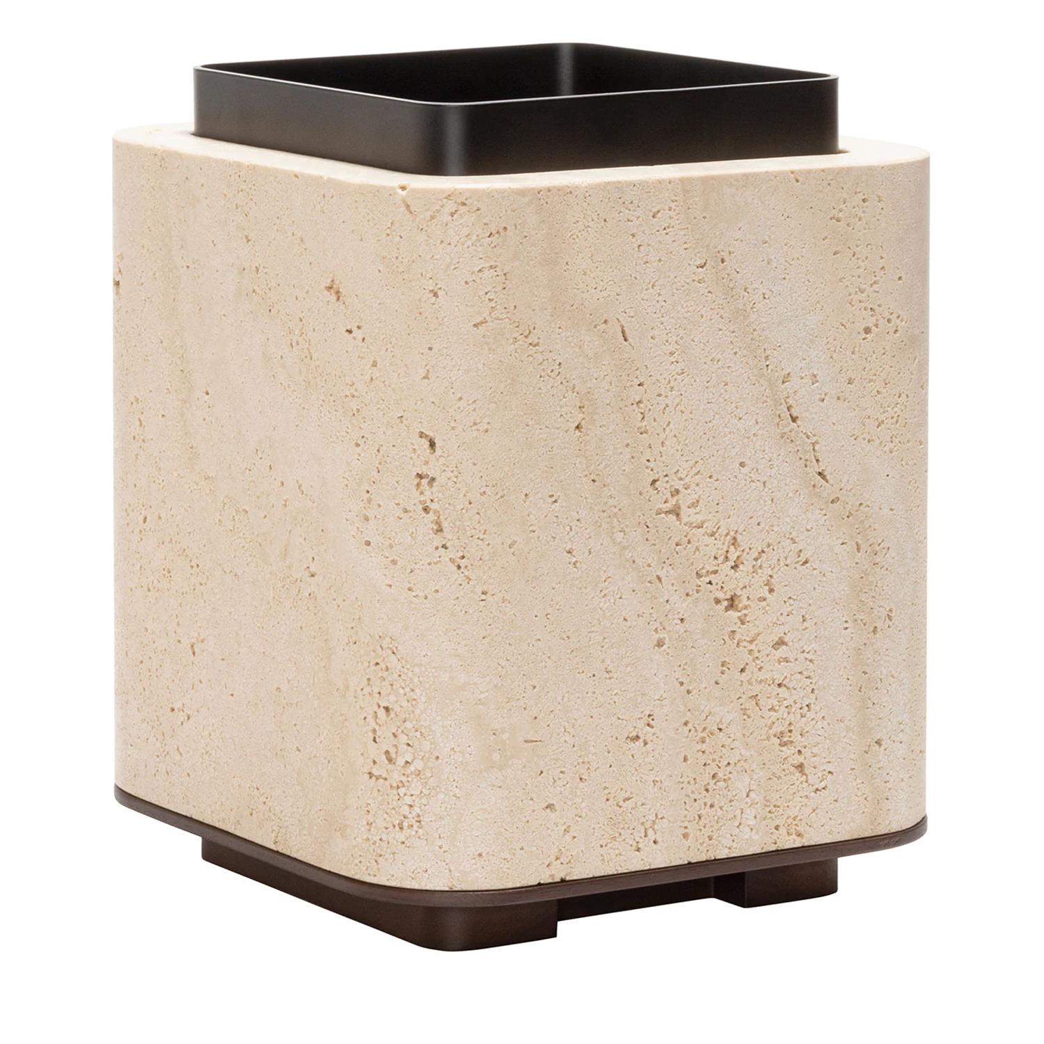 Vase Liguria Large with structure in 
travertine and with solid bronze base
and solid bronze inside.
Also Available on request in :
Liguria High Vase.