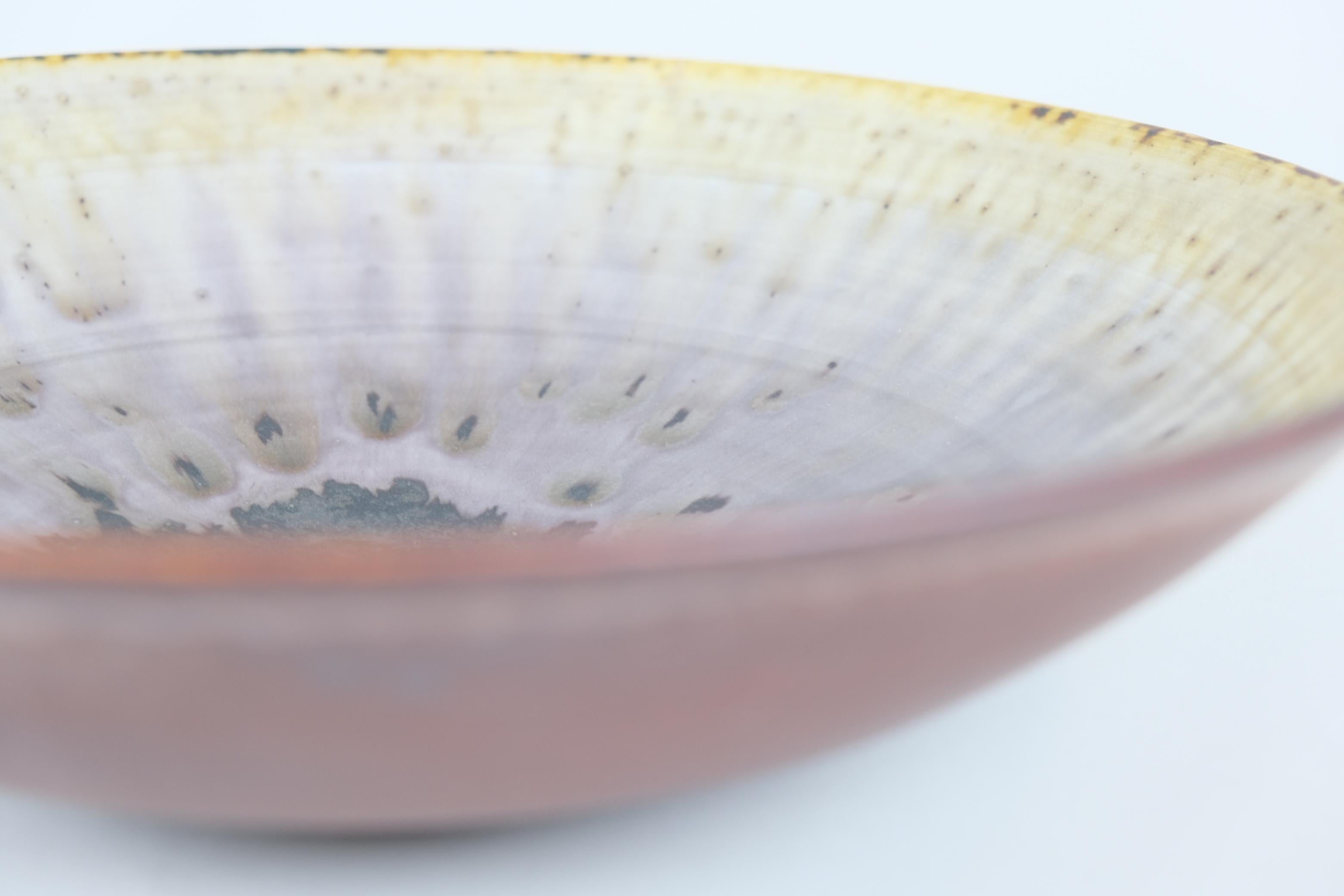 Liisa Hallamaa Dekorative Schale, rosa Creme und braune Augenpupille, Arabia 1950s im Angebot 2