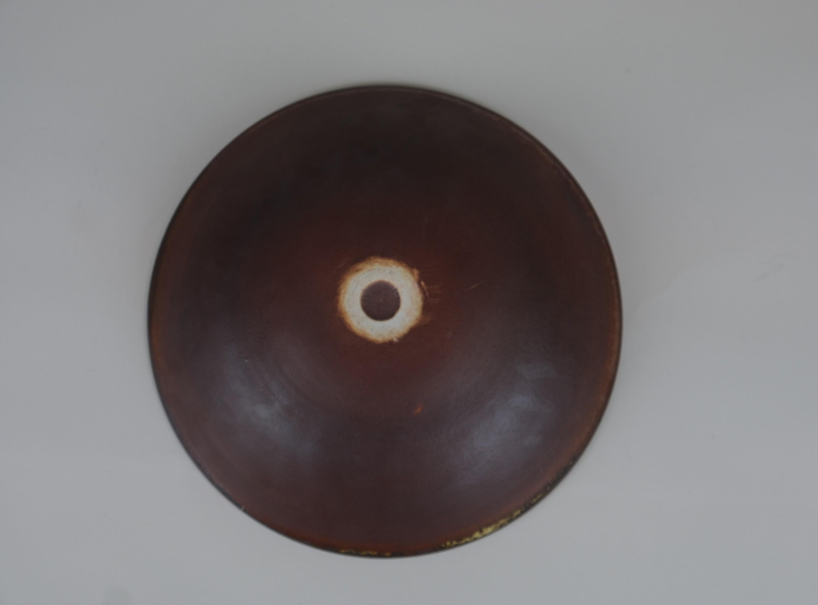 Liisa Hallamaa Dekorative Schale, rosa Creme und braune Augenpupille, Arabia 1950s im Angebot 4