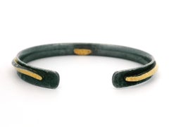 Lika Behar Pulsera brazalete enroscada Ying y Yang de plata ennegrecida y oro con diamantes