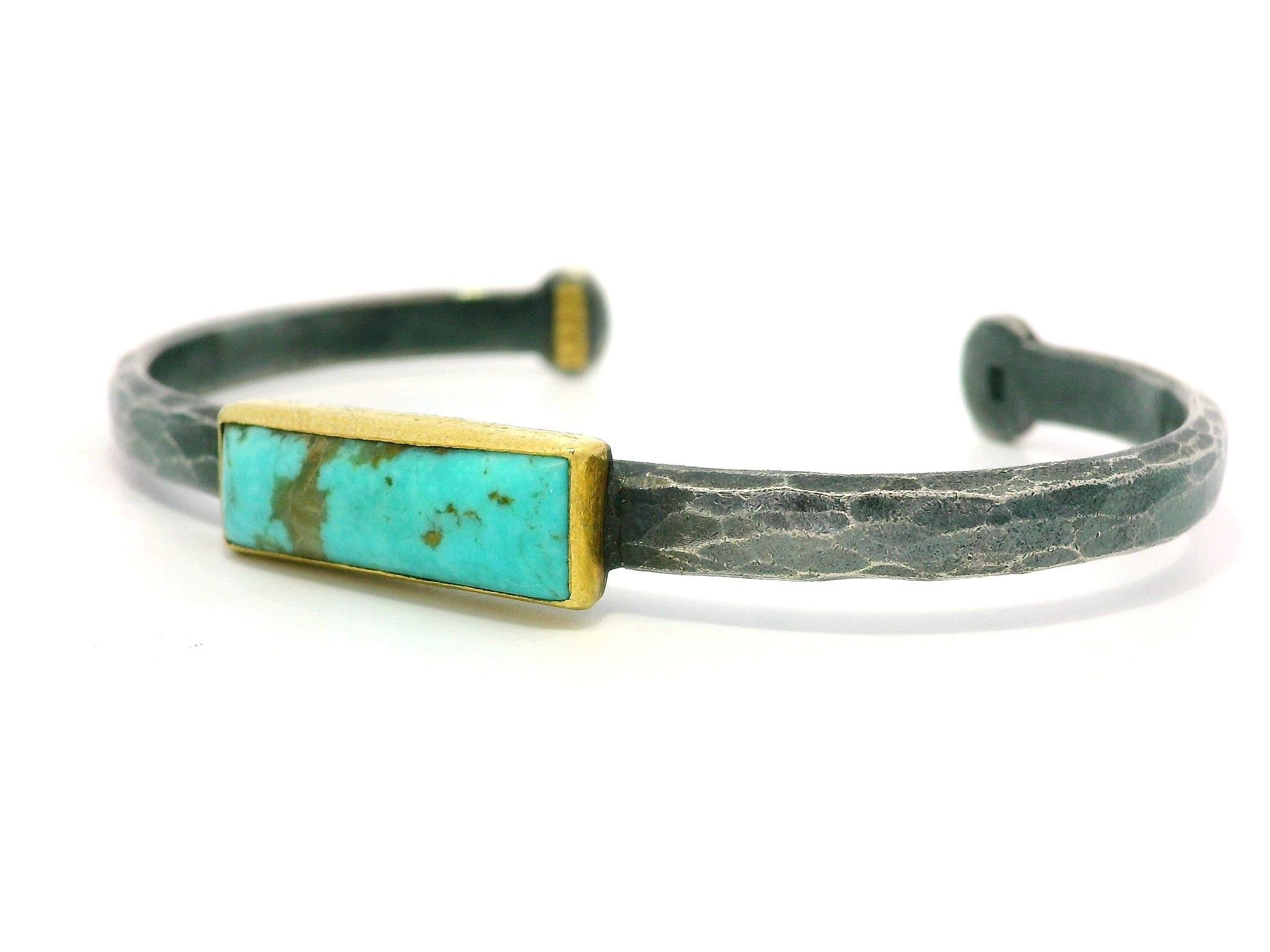 Lika Behar Mi mundo Estocolmo Plata ennegrecida Oro de 24 quilates Pulsera de turquesa Cabujón de pan de azúcar