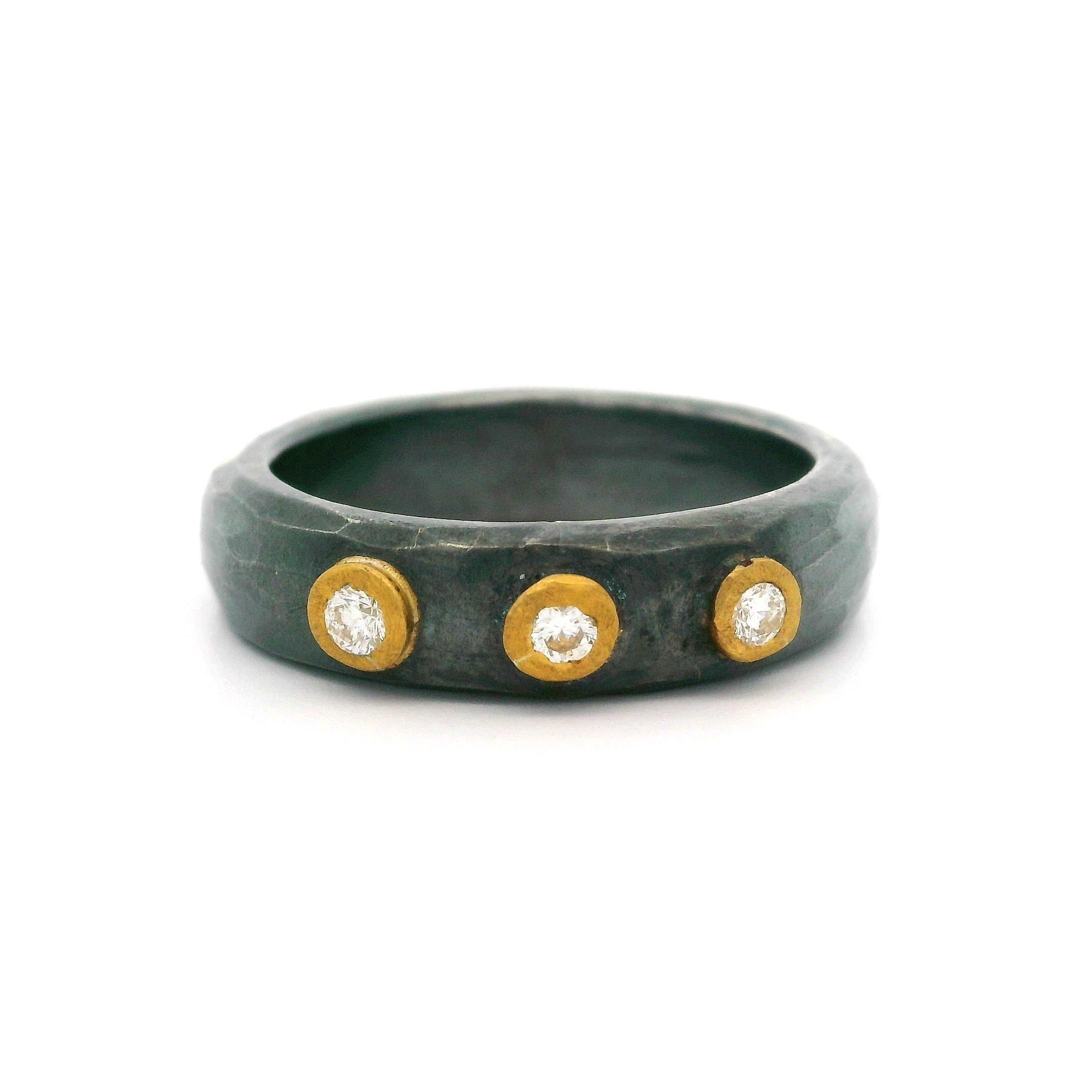 Stockholmer Lika Behar Oxidiertes Silber Gelbgold Diamant 5.1mm Stockholmer Ring Größe 6 im Zustand „Hervorragend“ im Angebot in Montclair, NJ