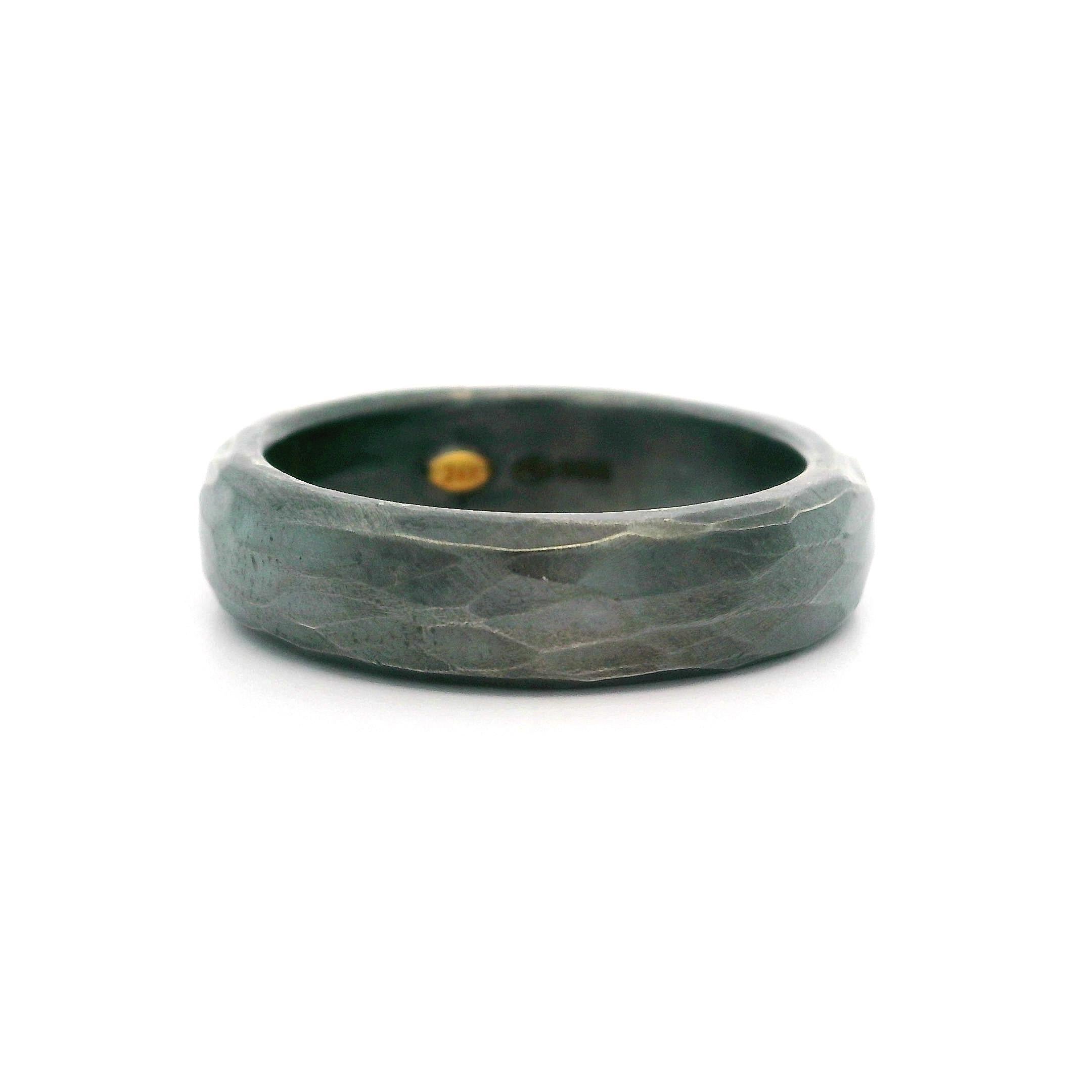 Stockholmer Lika Behar Oxidiertes Silber Gelbgold Diamant 5.1mm Stockholmer Ring Größe 6 im Angebot 1