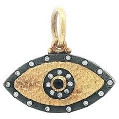 Lika Behar Silver
Yellow Gold Diamond w/ Sapphire Evil Eye Chase Pendant Lika Behar Silver
Yellow Gold Diamond w/ Sapphire Evil Eye Chase Pendant