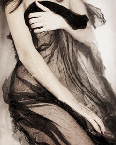 "Fluidity Nr 13" Fotografía 40" x 30" pulgadas Edición de 10 por Lika Brutyan