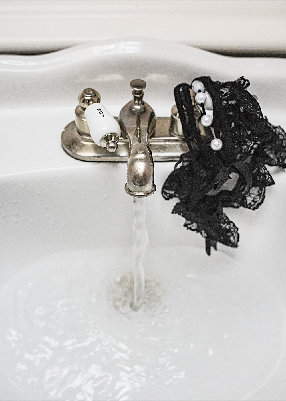 "Hot" Still Life Photography 28" x 20" inch Edition 2/20 by Lika Brutyan

Archival pigment print on Hahnemühle Photo Rag Baryta.
Signed and numbered by the artist
COA issued by the artist
Not Framed. Ships in a tube.

Lika Brutyan is American