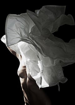 « Untouched 1 » Photographie 28" x 20" pouces Edition 2/20 par Lika Brutyan