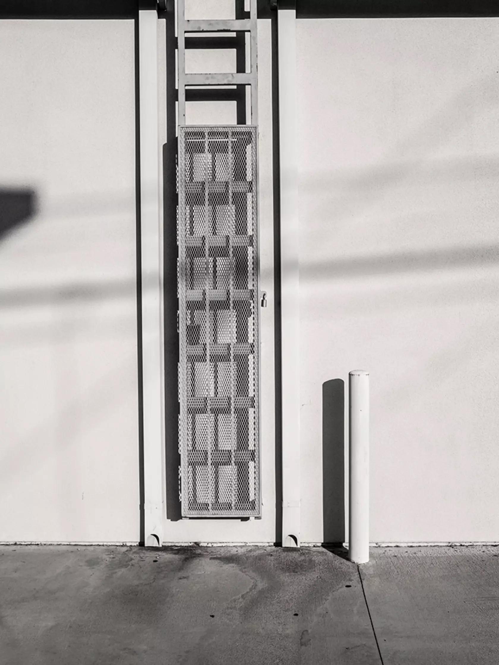 "Suite : G Nr 9" Photographie 32" x 24" en édition de 10 par Lika Brutyan