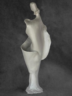 Escultura de cerámica "Serie Mariposa No Il" 25" x 7" pulgadas by Lika Brutyan