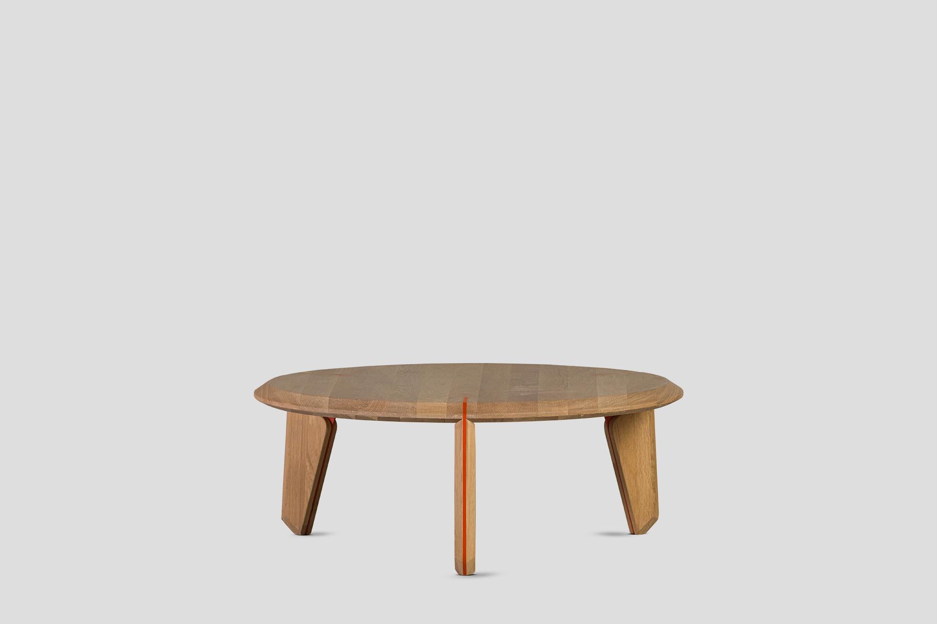 Lika Solid Wood Oak Color Metal Detailed Rectangular Coffee Table In New Condition For Sale In Okmeydanı, TR